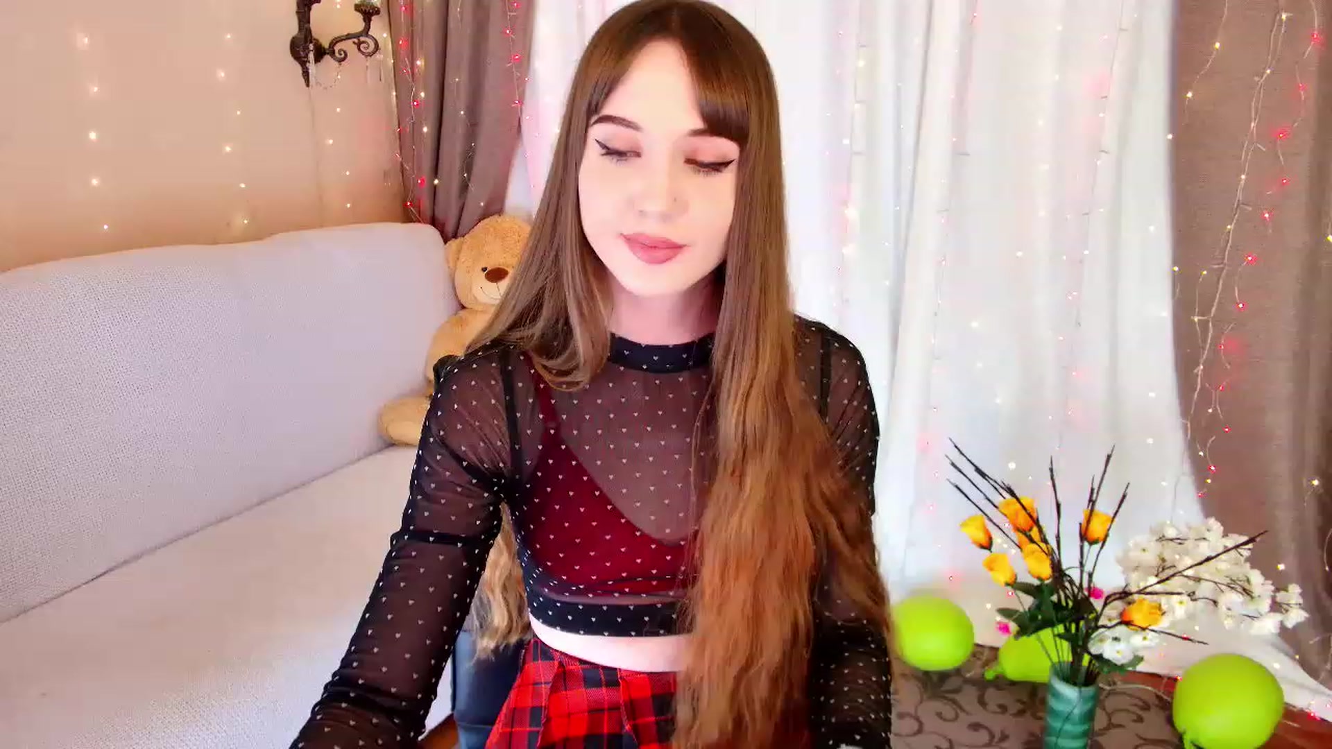 Gallery image thumbnail from Innocent_Soul's myfreecams stream on, 12/12/2022, 17:18 image 11 of 20