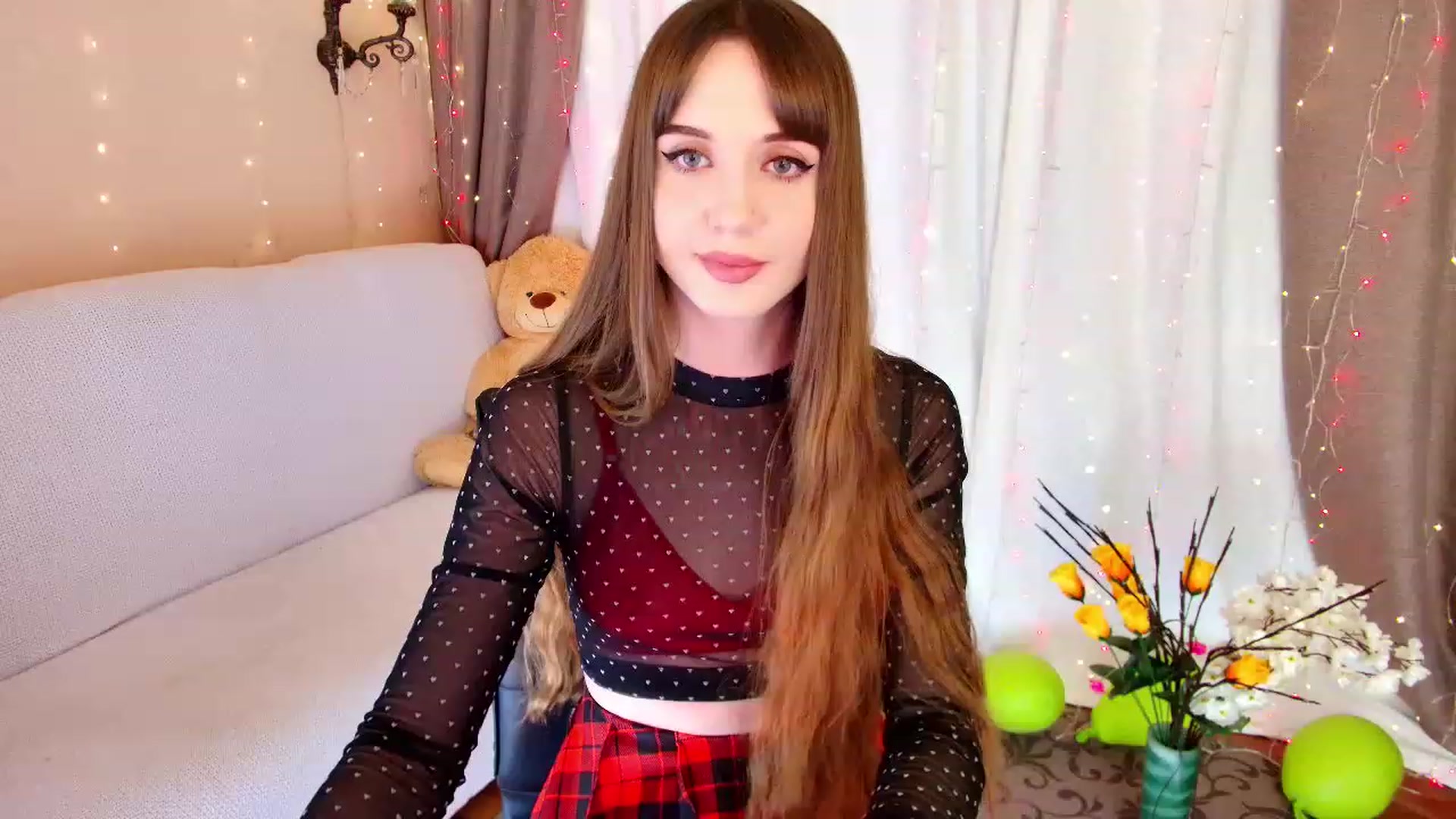 Gallery image thumbnail from Innocent_Soul's myfreecams stream on, 12/12/2022, 17:18 image 13 of 20
