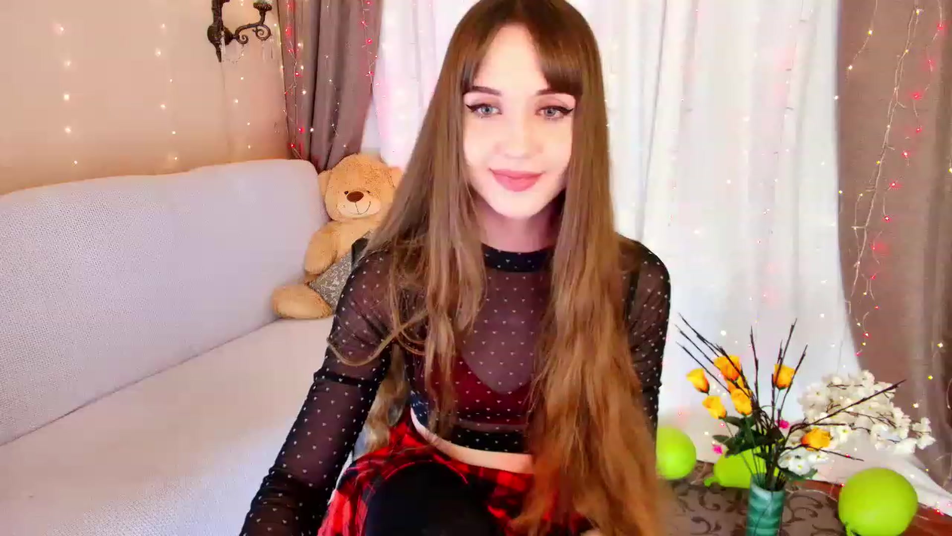 Gallery image thumbnail from Innocent_Soul's myfreecams stream on, 12/12/2022, 18:17 image 9 of 20
