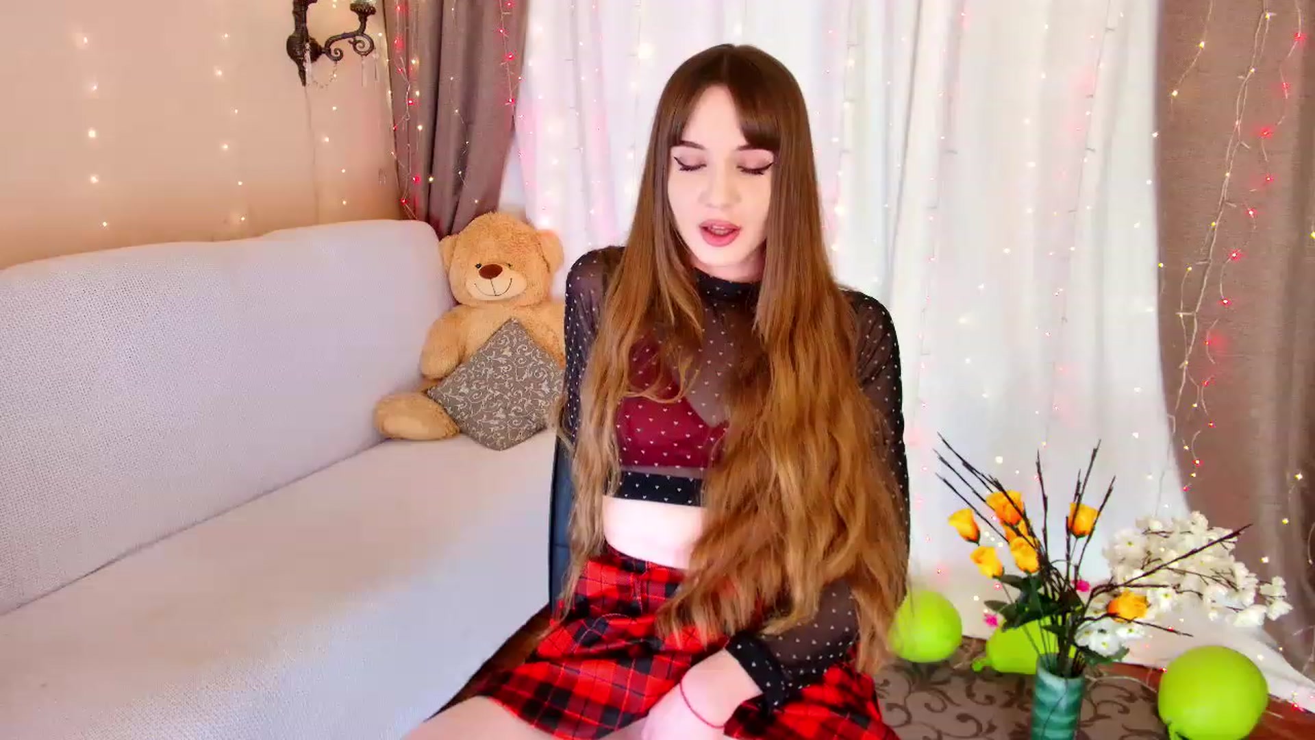 Gallery image thumbnail from Innocent_Soul's myfreecams stream on, 12/12/2022, 18:17 image 13 of 20