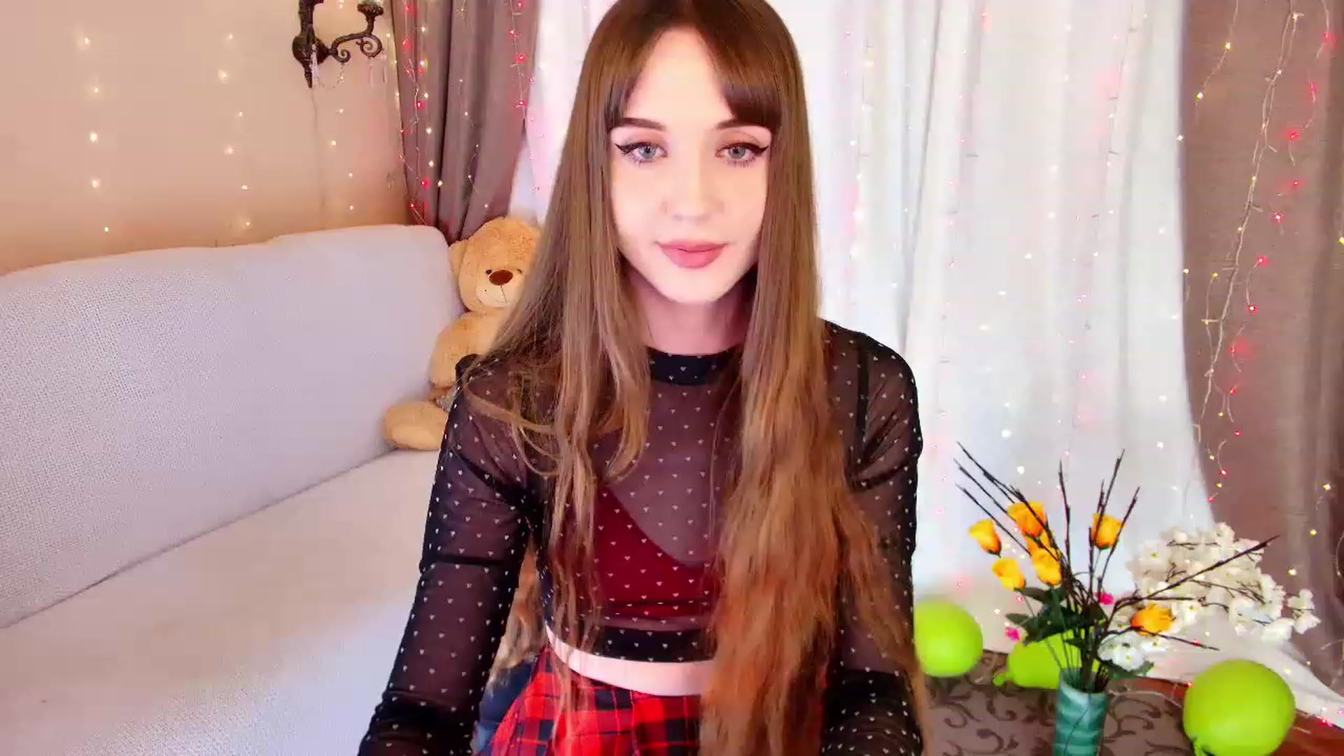 Gallery image thumbnail from Innocent_Soul's myfreecams stream on, 12/12/2022, 18:17 image 4 of 20