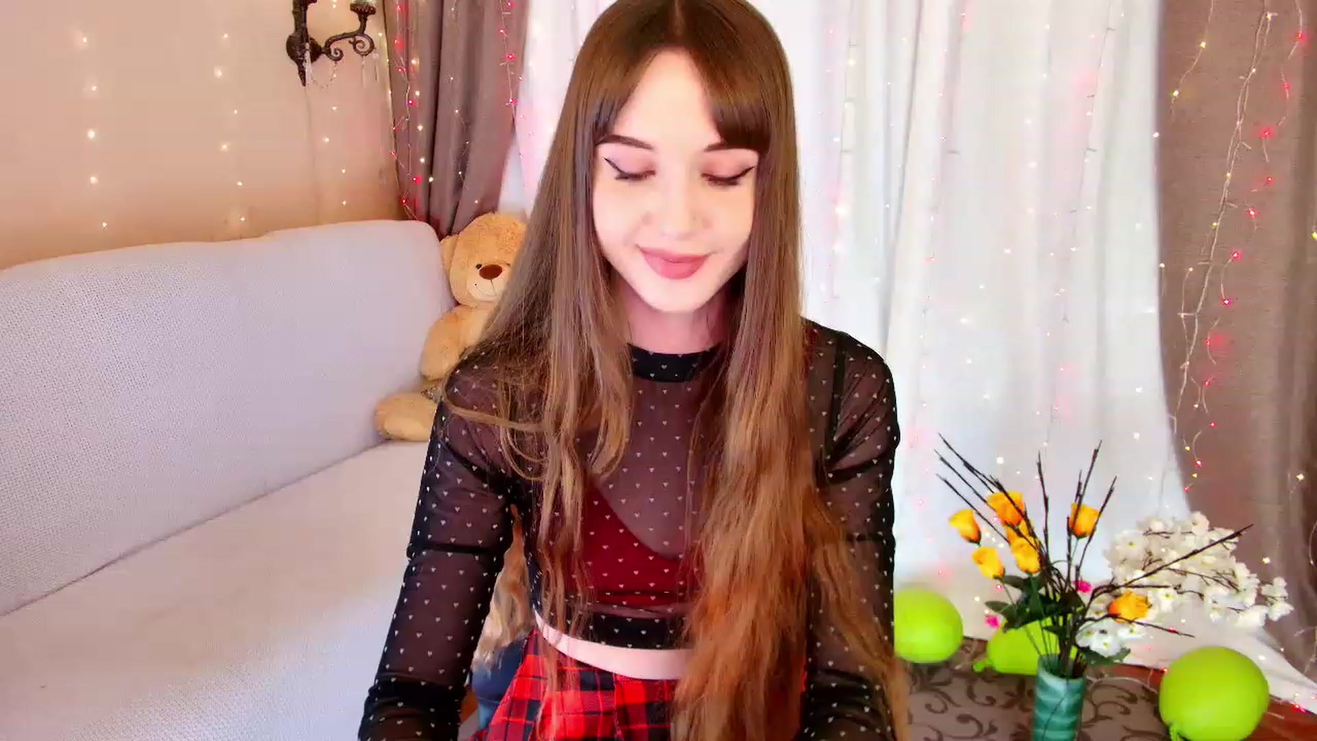 Gallery image thumbnail from Innocent_Soul's myfreecams stream on, 12/12/2022, 18:17 image 6 of 20