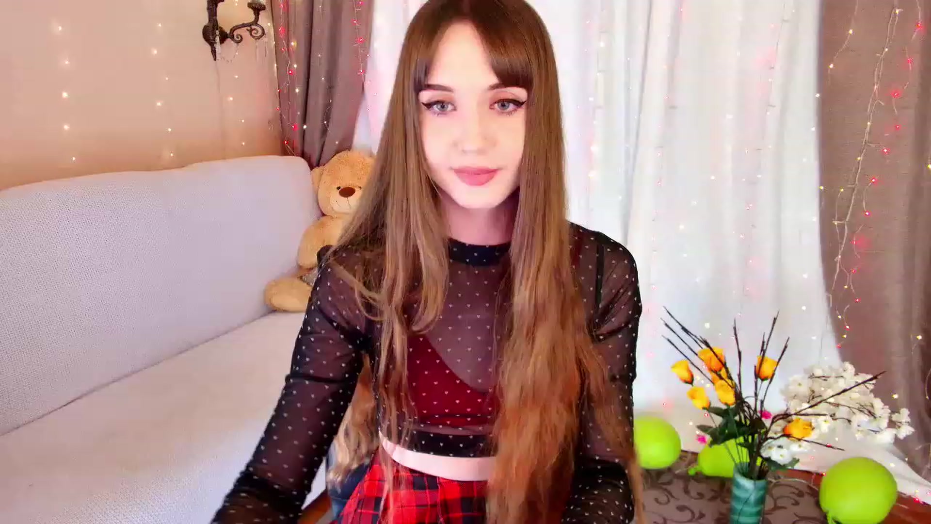 Gallery image thumbnail from Innocent_Soul's myfreecams stream on, 12/12/2022, 18:17 image 2 of 20