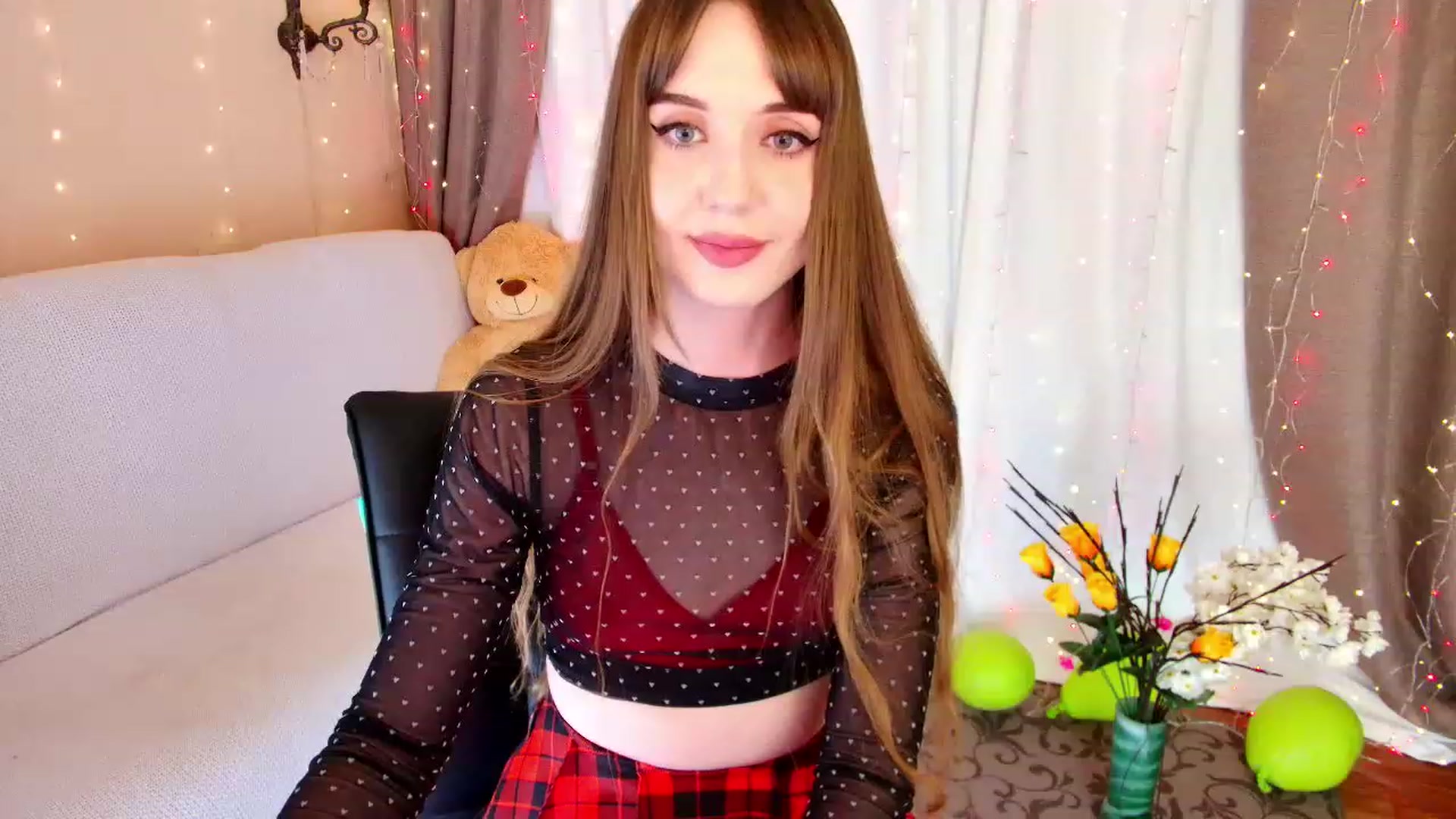 Gallery image thumbnail from Innocent_Soul's myfreecams stream on, 12/12/2022, 19:38 image 19 of 20