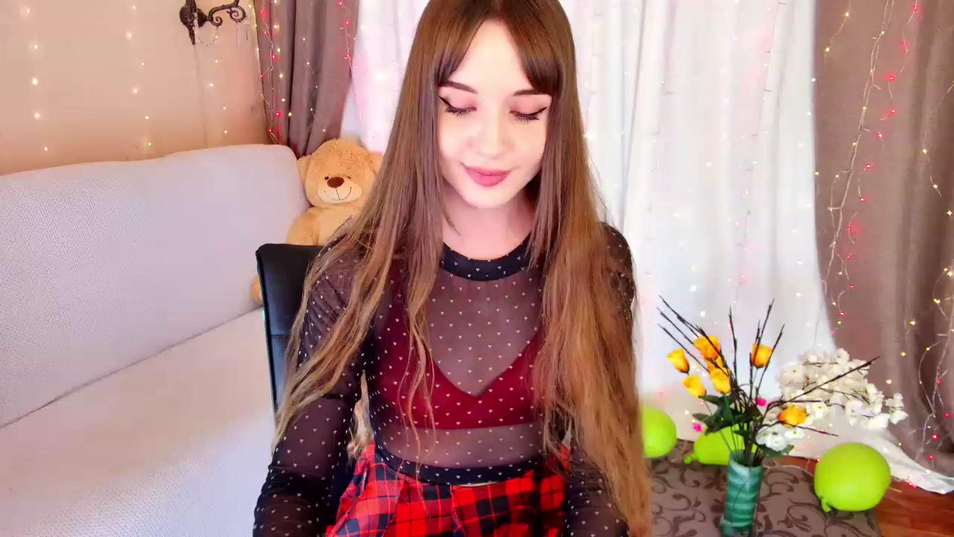 Gallery image thumbnail from Innocent_Soul's myfreecams stream on, 12/12/2022, 19:38 image 11 of 20