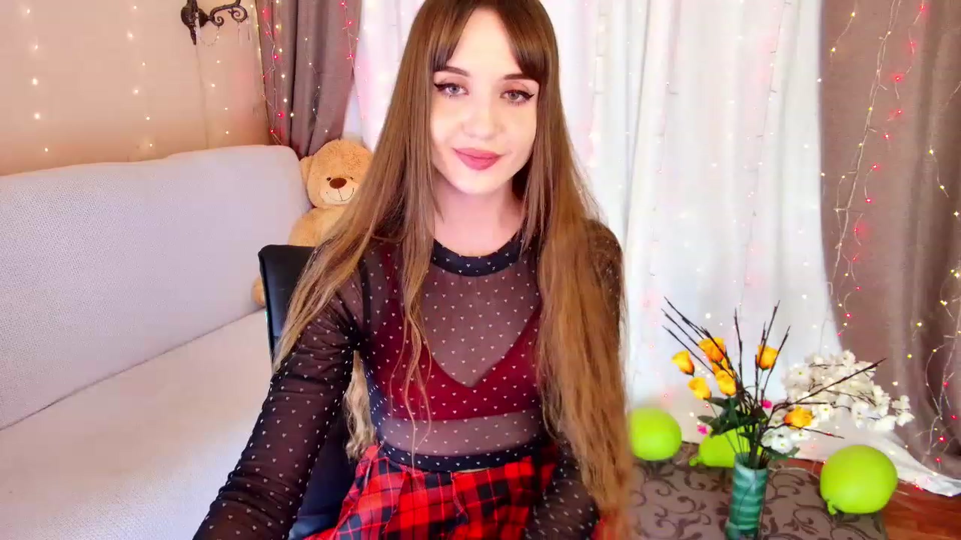 Gallery image thumbnail from Innocent_Soul's myfreecams stream on, 12/12/2022, 19:38 image 9 of 20
