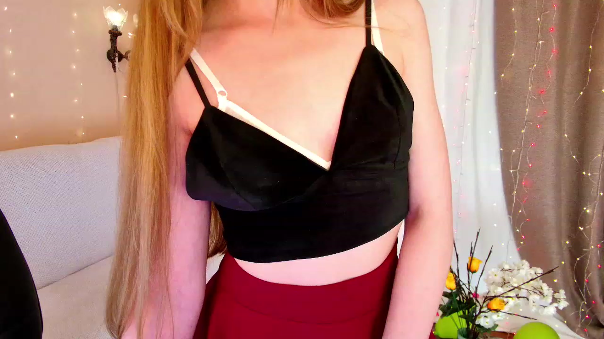 Gallery image thumbnail from Innocent_Soul's myfreecams stream on, 12/15/2022, 15:29 image 10 of 20