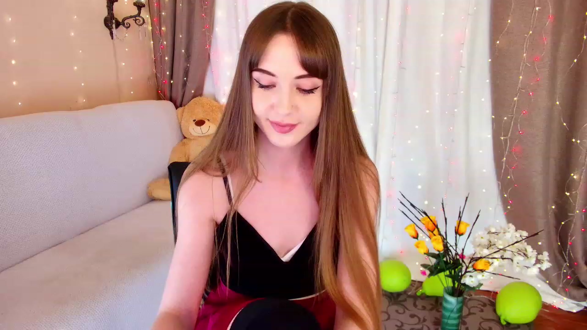 Gallery image thumbnail from Innocent_Soul's myfreecams stream on, 12/15/2022, 16:48 image 15 of 20