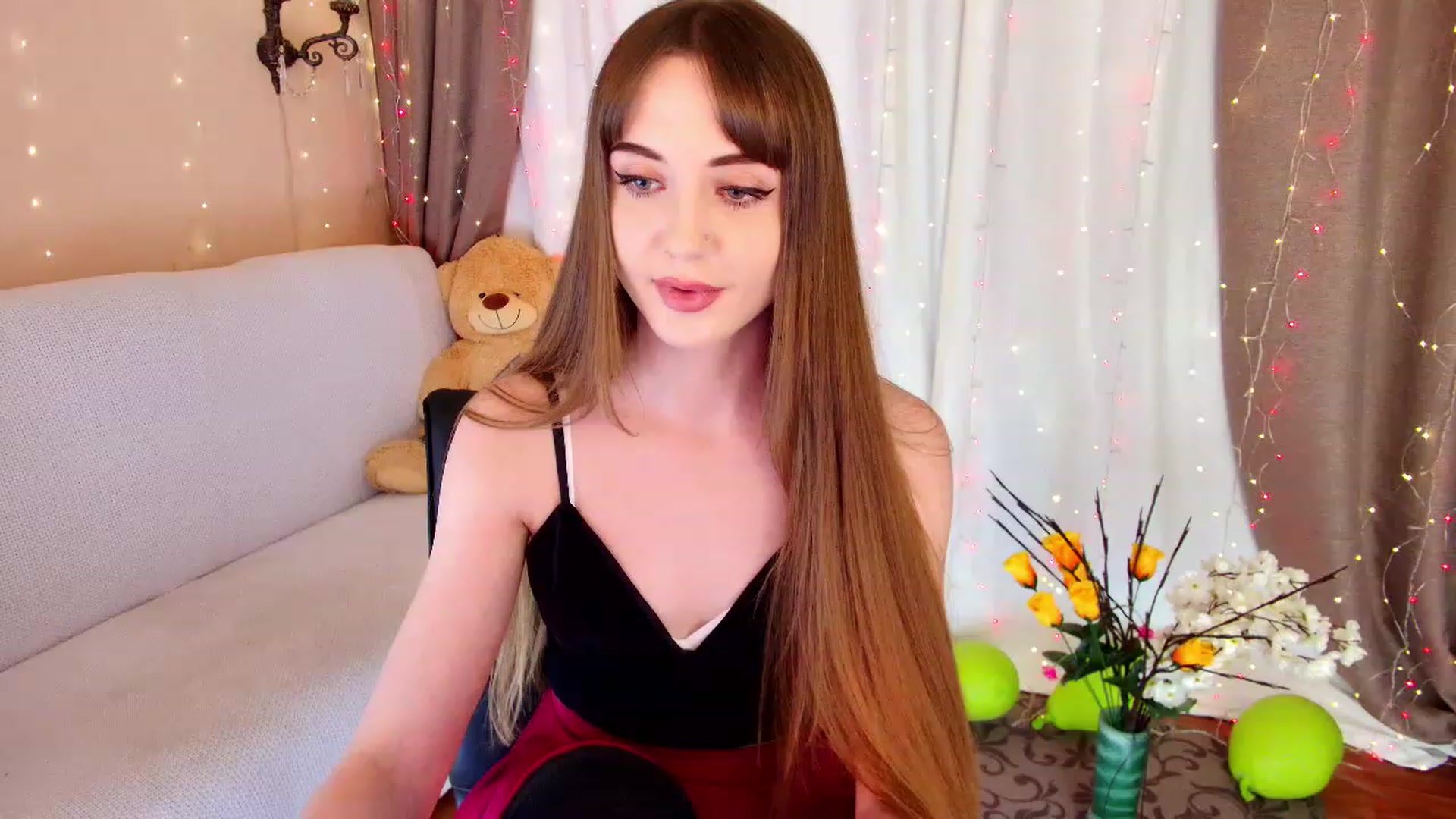 Gallery image thumbnail from Innocent_Soul's myfreecams stream on, 12/15/2022, 16:48 image 7 of 20