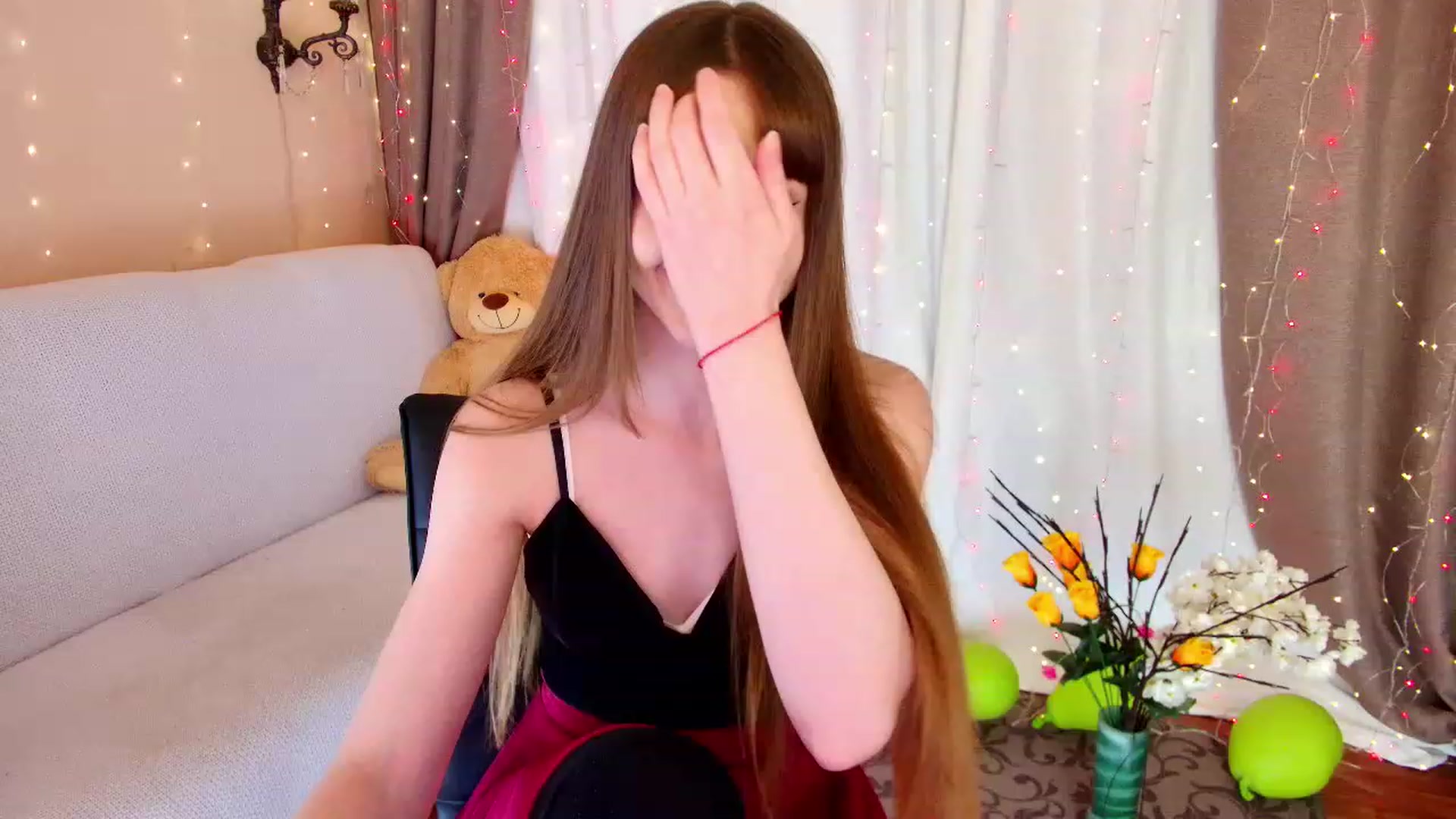 Gallery image thumbnail from Innocent_Soul's myfreecams stream on, 12/15/2022, 16:48 image 9 of 20
