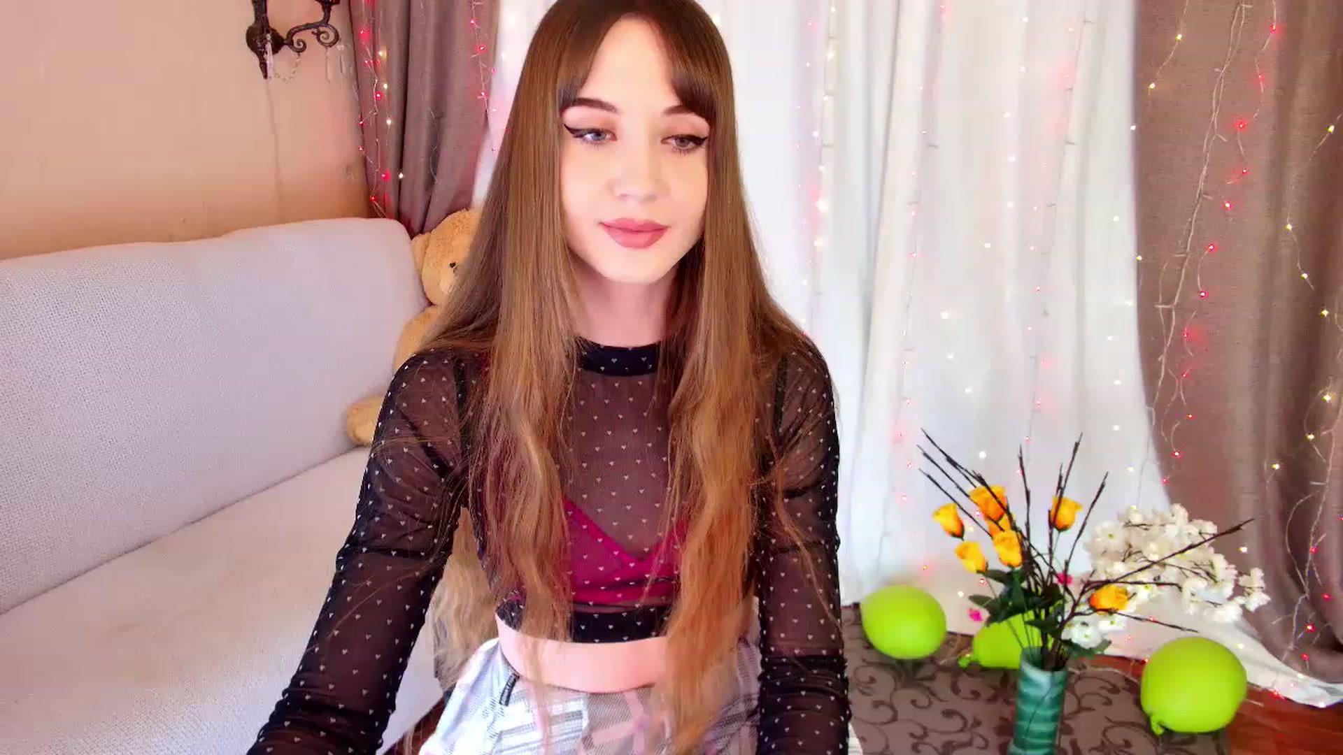 Gallery image thumbnail from Innocent_Soul's myfreecams stream on, 12/16/2022, 16:00 image 17 of 20