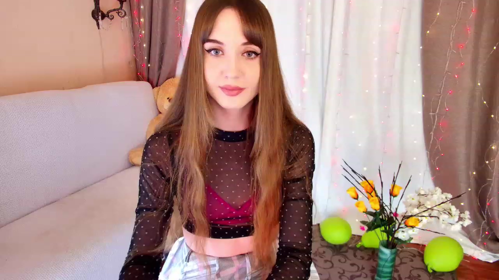 Gallery image thumbnail from Innocent_Soul's myfreecams stream on, 12/16/2022, 16:00 image 14 of 20