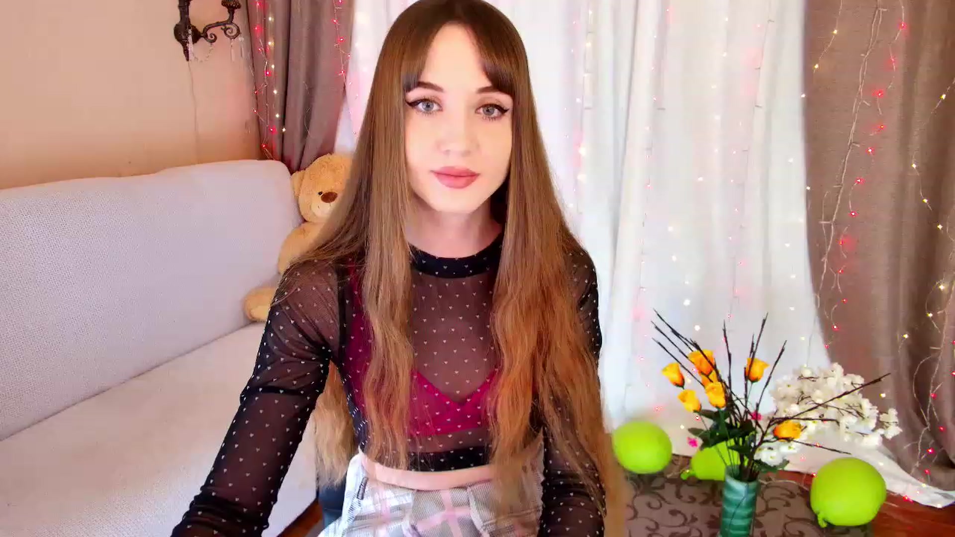 Gallery image thumbnail from Innocent_Soul's myfreecams stream on, 12/16/2022, 16:00 image 1 of 20