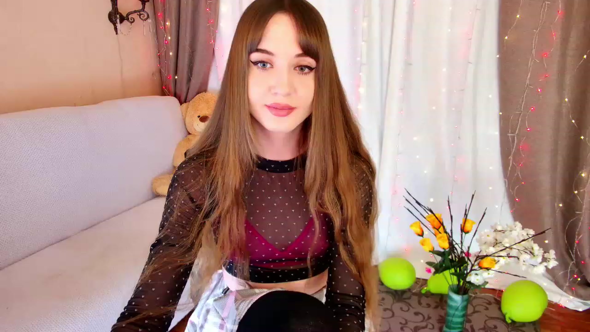 Gallery image thumbnail from Innocent_Soul's myfreecams stream on, 12/16/2022, 16:00 image 8 of 20