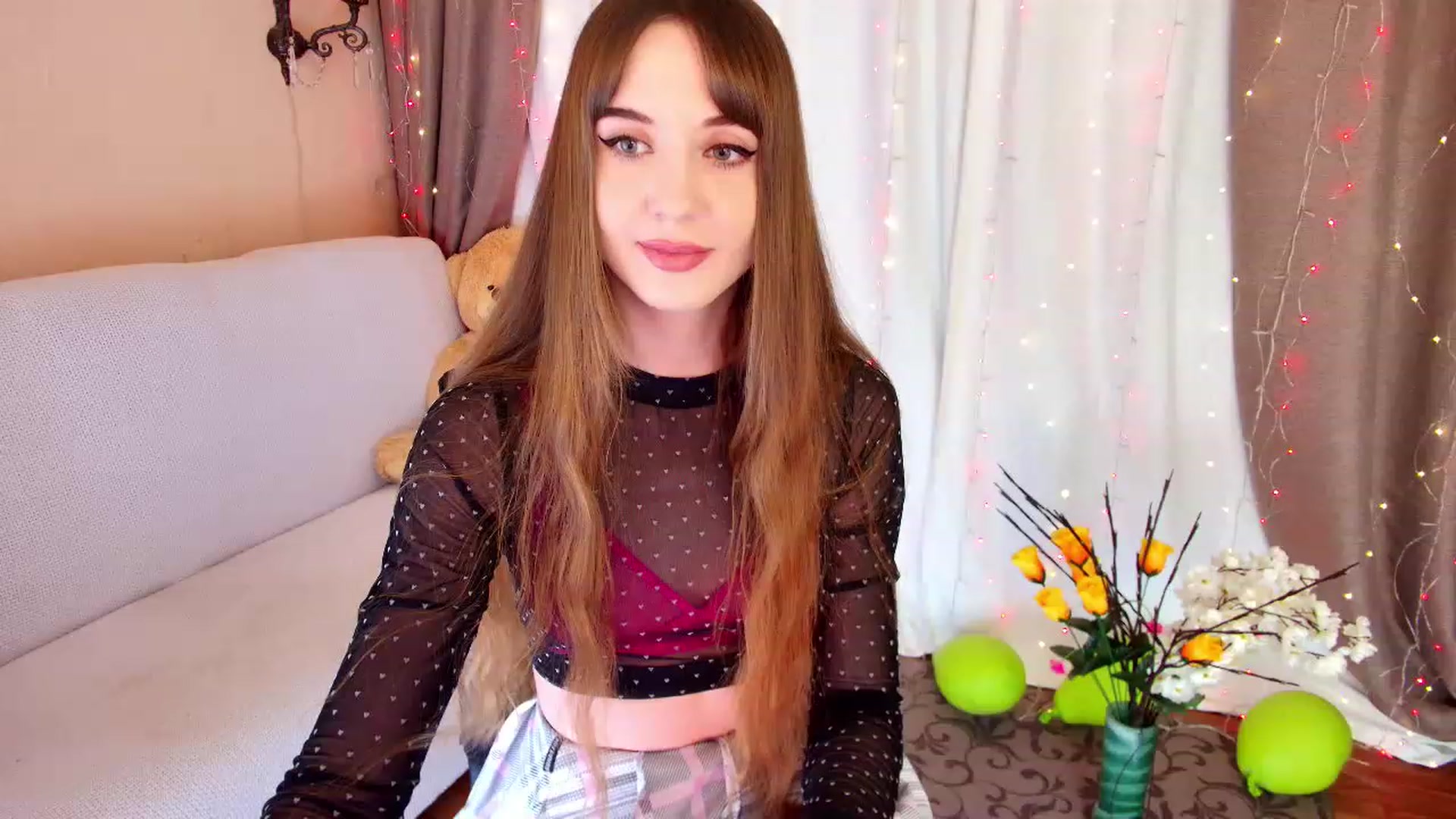 Gallery image thumbnail from Innocent_Soul's myfreecams stream on, 12/16/2022, 16:00 image 15 of 20