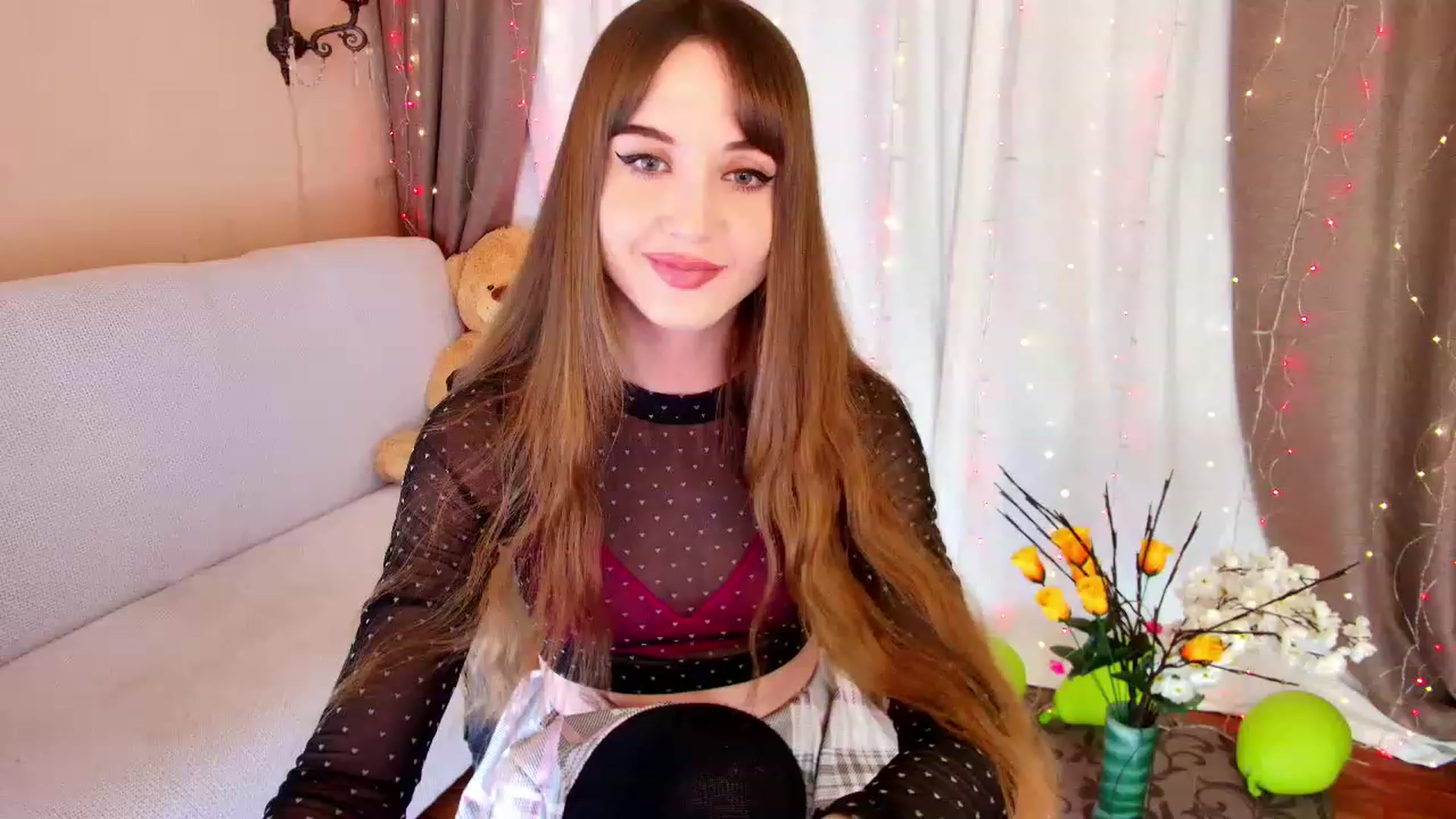 Gallery image thumbnail from Innocent_Soul's myfreecams stream on, 12/16/2022, 16:00 image 9 of 20