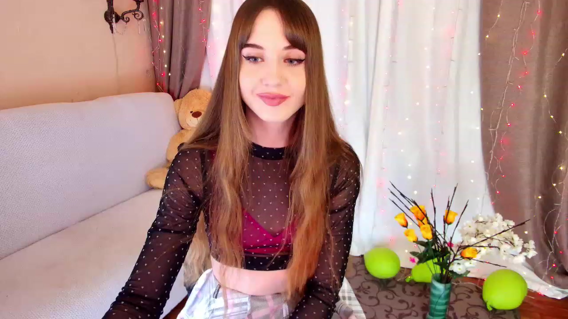 Gallery image thumbnail from Innocent_Soul's myfreecams stream on, 12/16/2022, 16:00 image 19 of 20