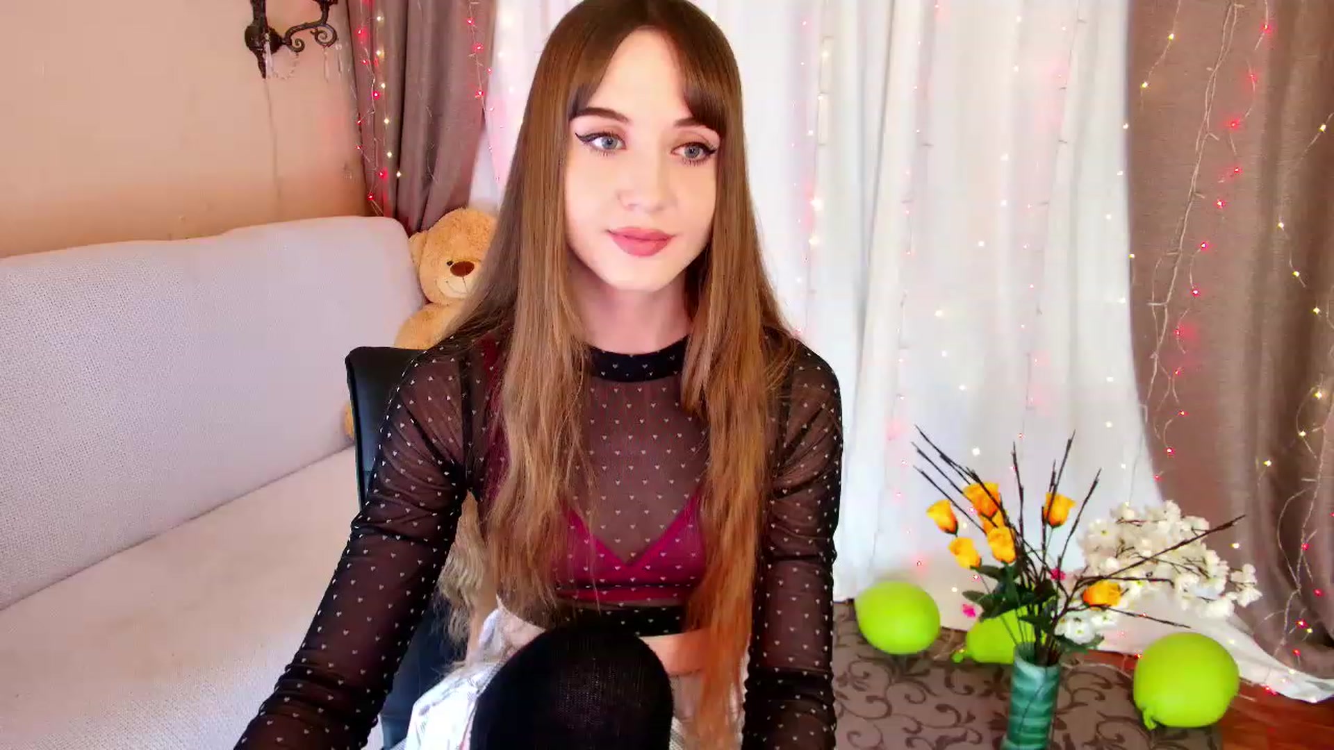 Gallery image thumbnail from Innocent_Soul's myfreecams stream on, 12/16/2022, 16:59 image 17 of 20