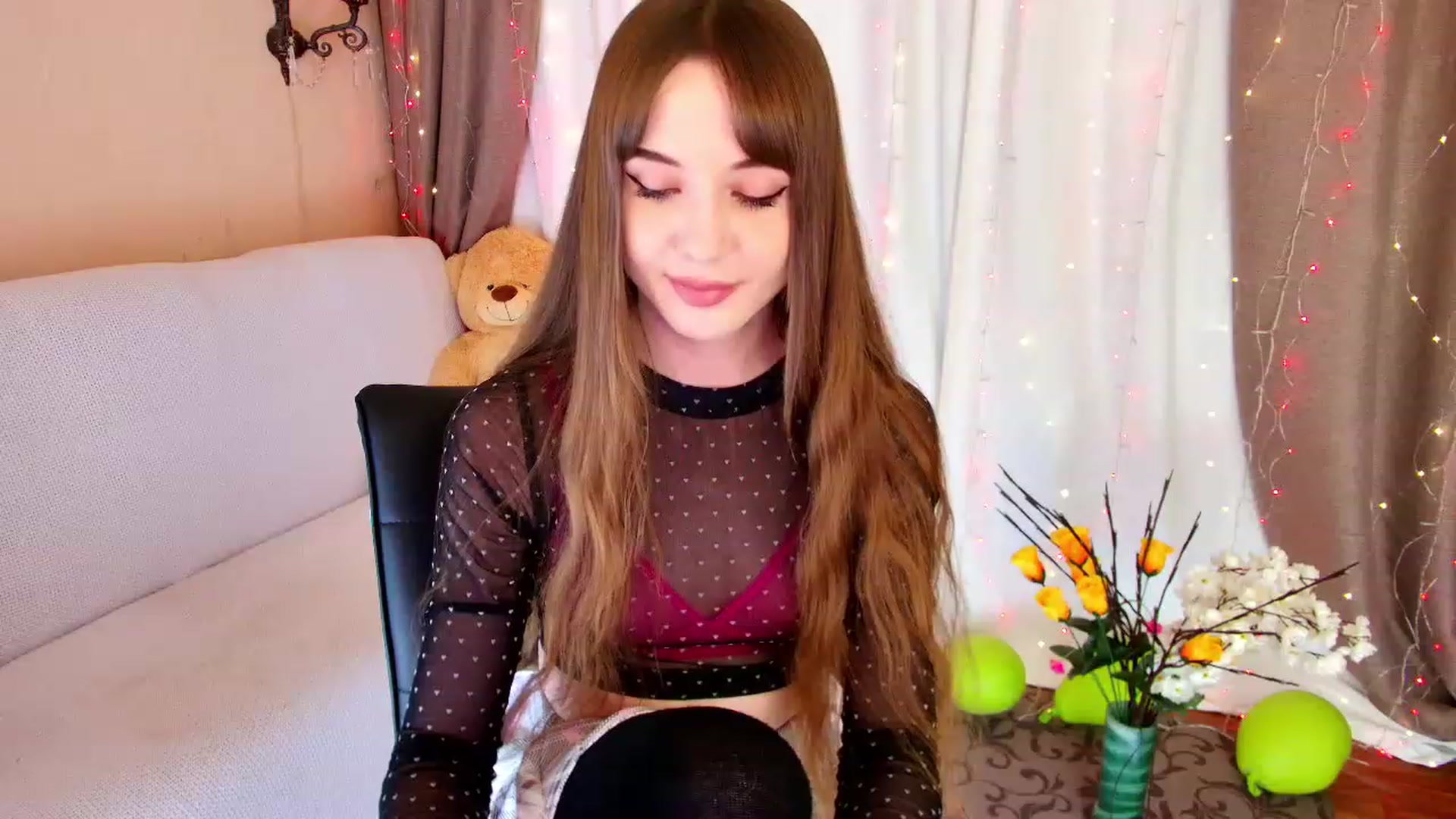 Gallery image thumbnail from Innocent_Soul's myfreecams stream on, 12/16/2022, 16:59 image 9 of 20