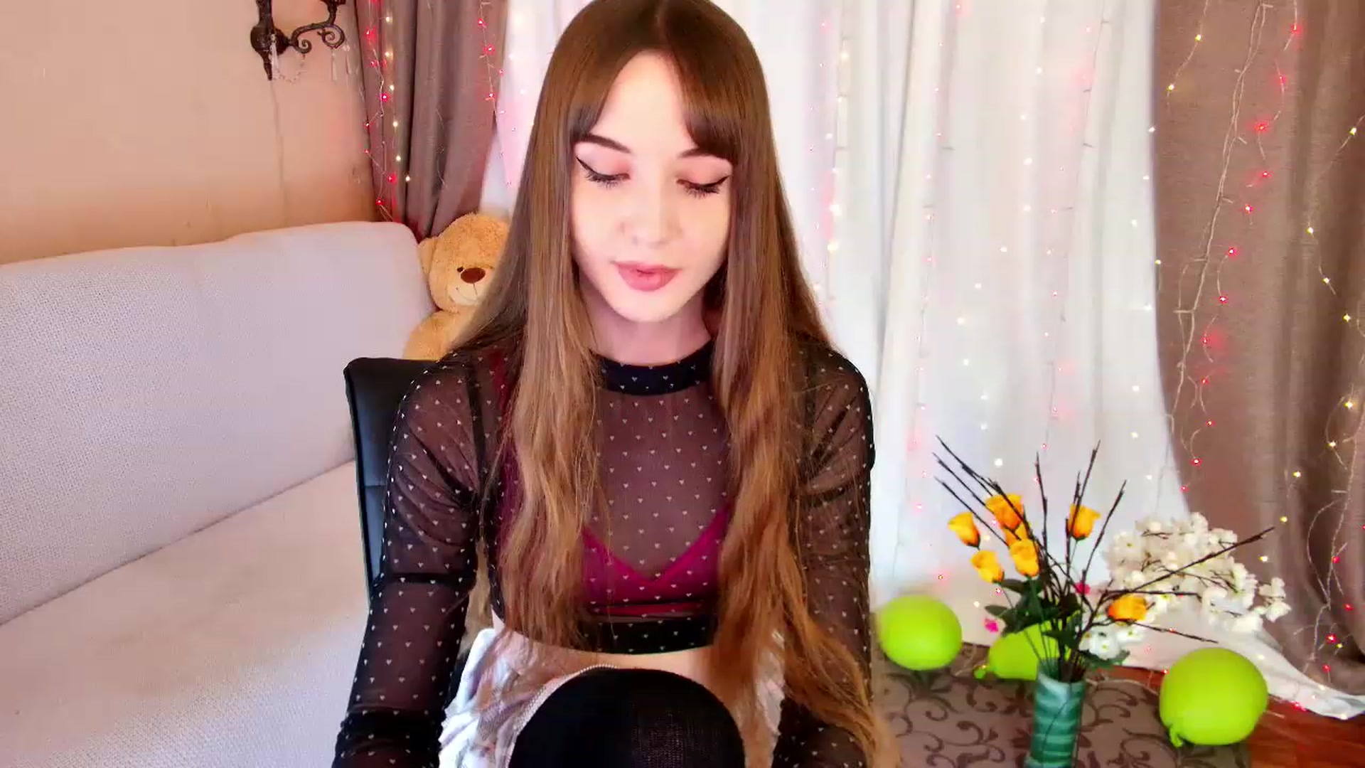 Gallery image thumbnail from Innocent_Soul's myfreecams stream on, 12/16/2022, 16:59 image 13 of 20