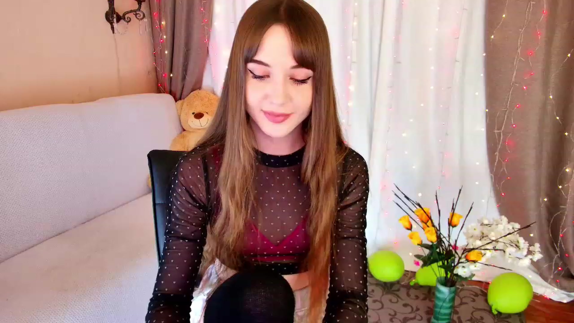 Gallery image thumbnail from Innocent_Soul's myfreecams stream on, 12/16/2022, 16:59 image 16 of 20