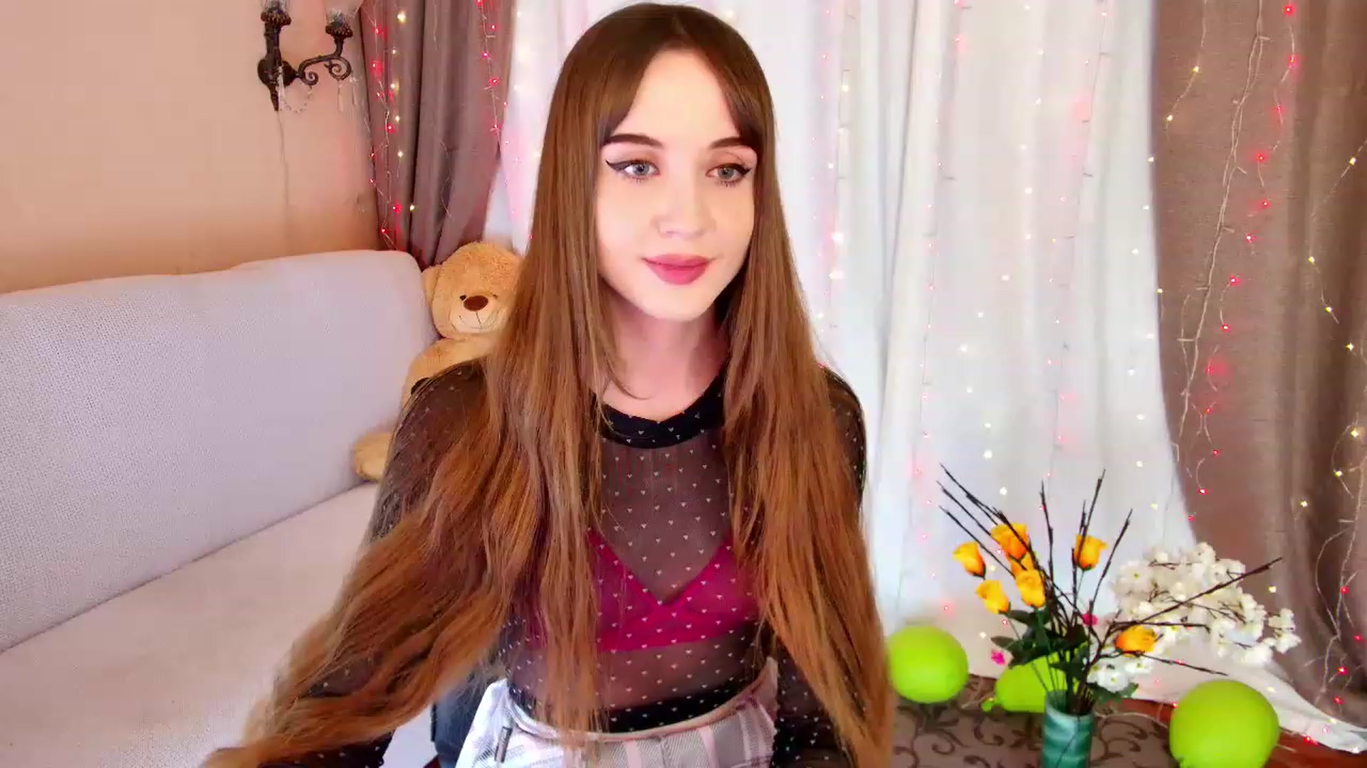 Gallery image thumbnail from Innocent_Soul's myfreecams stream on, 12/16/2022, 19:33 image 1 of 20