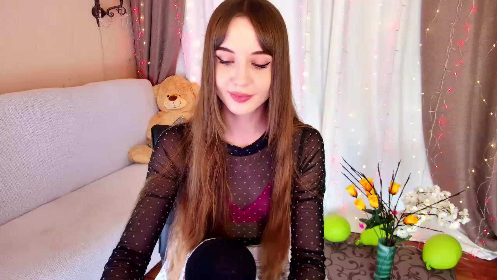 Gallery image thumbnail from Innocent_Soul's myfreecams stream on, 12/16/2022, 19:33 image 4 of 20