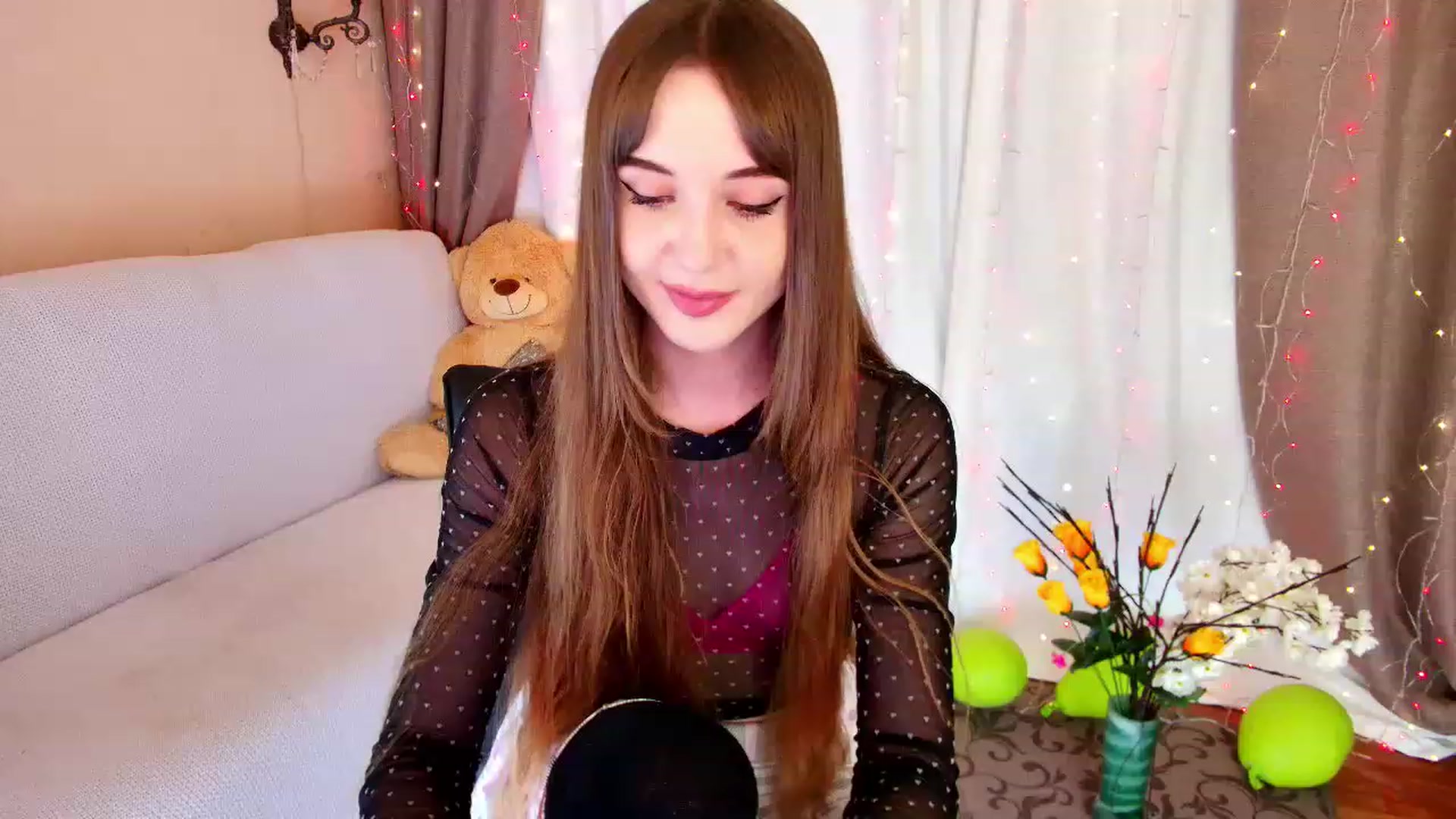 Gallery image thumbnail from Innocent_Soul's myfreecams stream on, 12/16/2022, 19:33 image 7 of 20