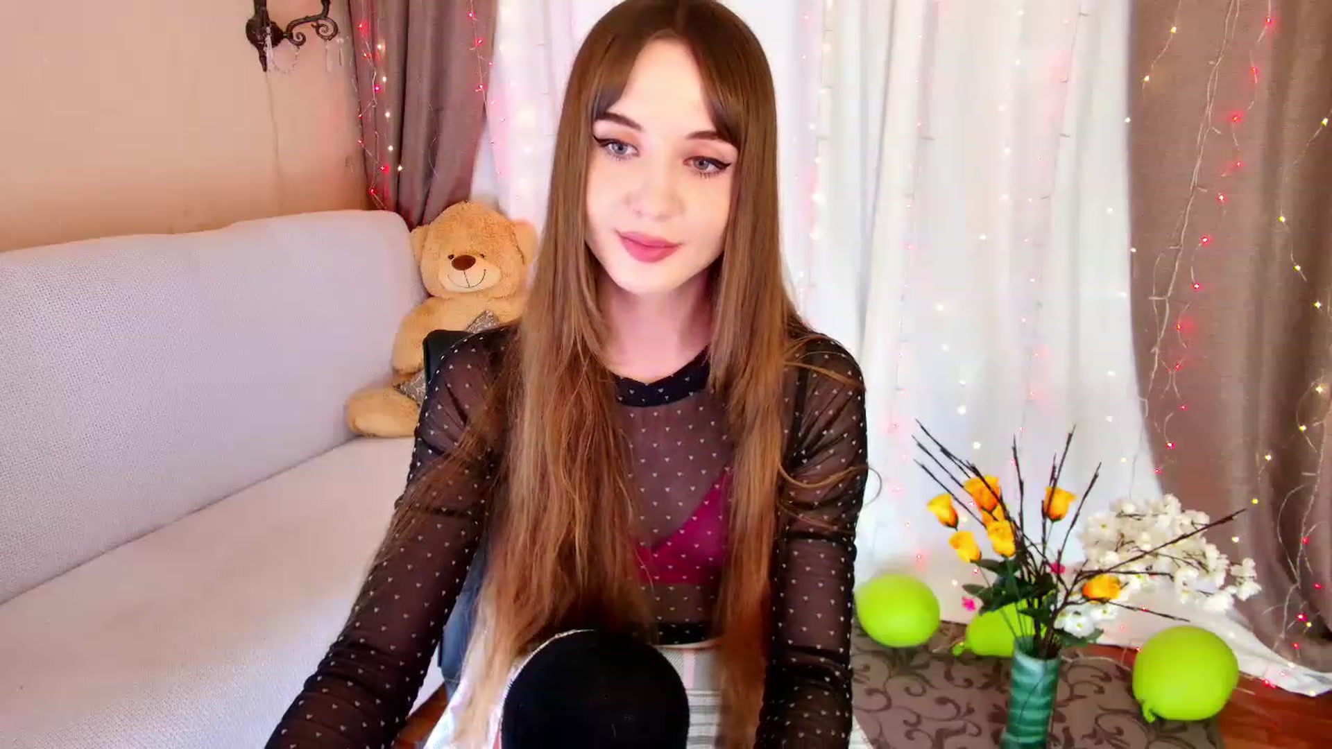 Gallery image thumbnail from Innocent_Soul's myfreecams stream on, 12/16/2022, 19:33 image 6 of 20