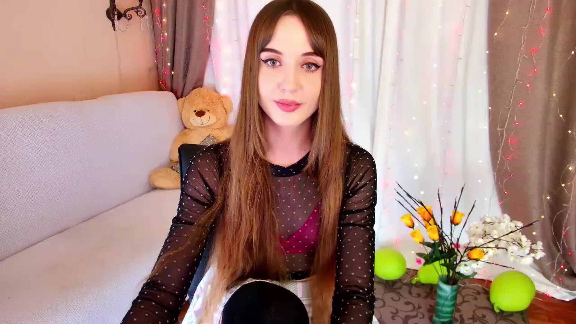 Gallery image thumbnail from Innocent_Soul's myfreecams stream on, 12/16/2022, 19:33 image 8 of 20