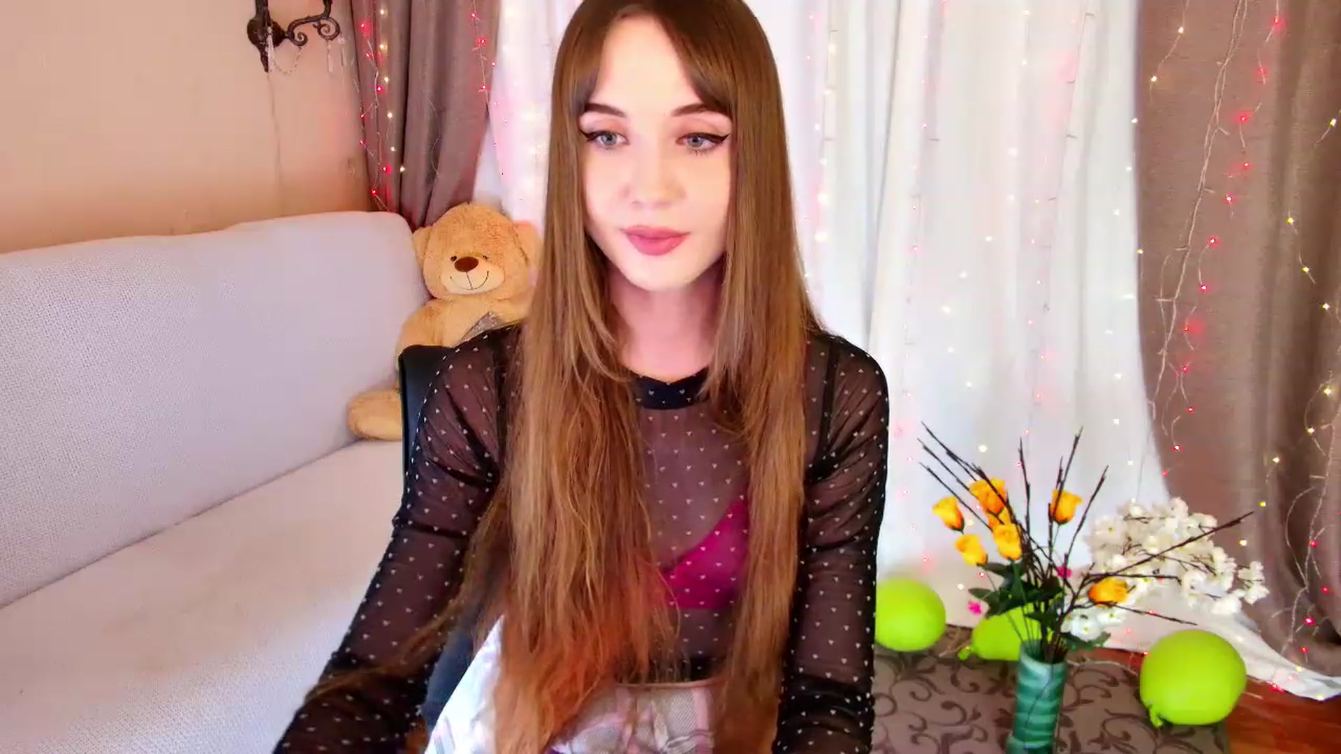 Gallery image thumbnail from Innocent_Soul's myfreecams stream on, 12/16/2022, 19:33 image 9 of 20