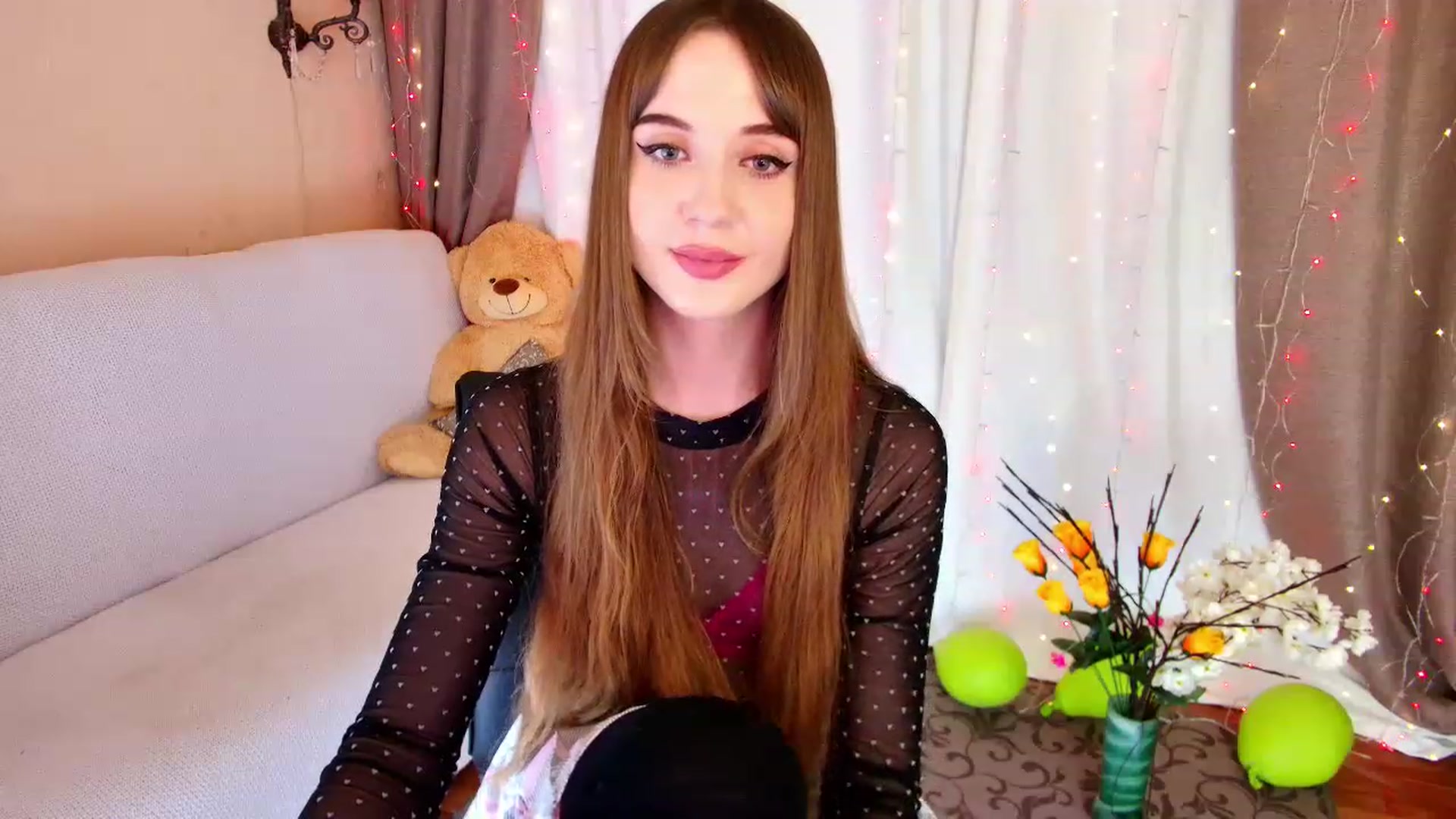 Gallery image thumbnail from Innocent_Soul's myfreecams stream on, 12/16/2022, 19:33 image 15 of 20