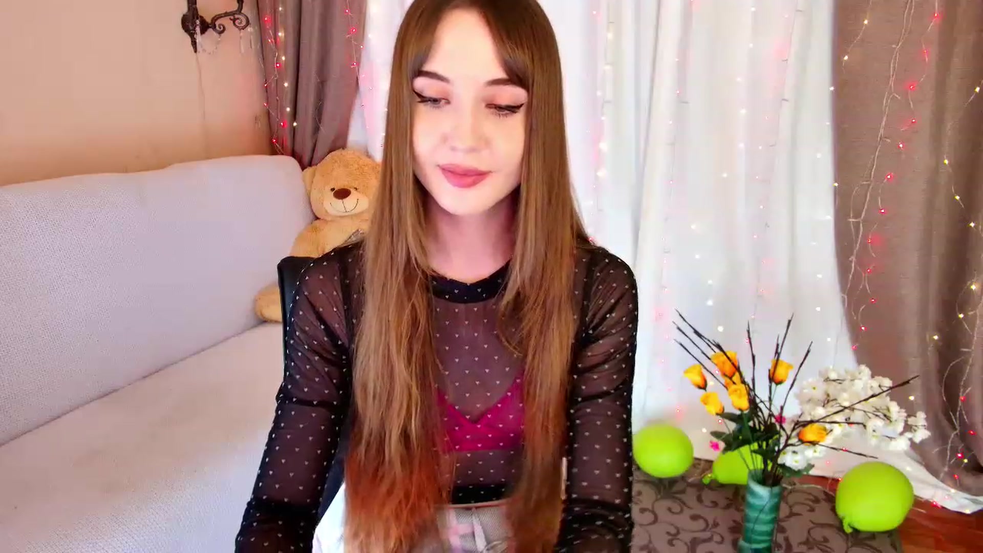 Gallery image thumbnail from Innocent_Soul's myfreecams stream on, 12/16/2022, 19:33 image 11 of 20