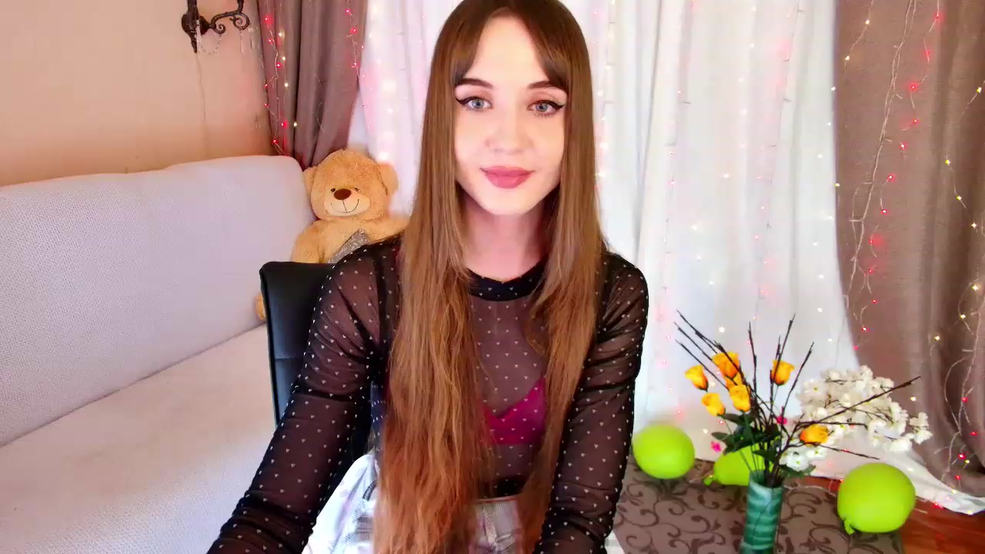 Gallery image thumbnail from Innocent_Soul's myfreecams stream on, 12/16/2022, 19:33 image 12 of 20