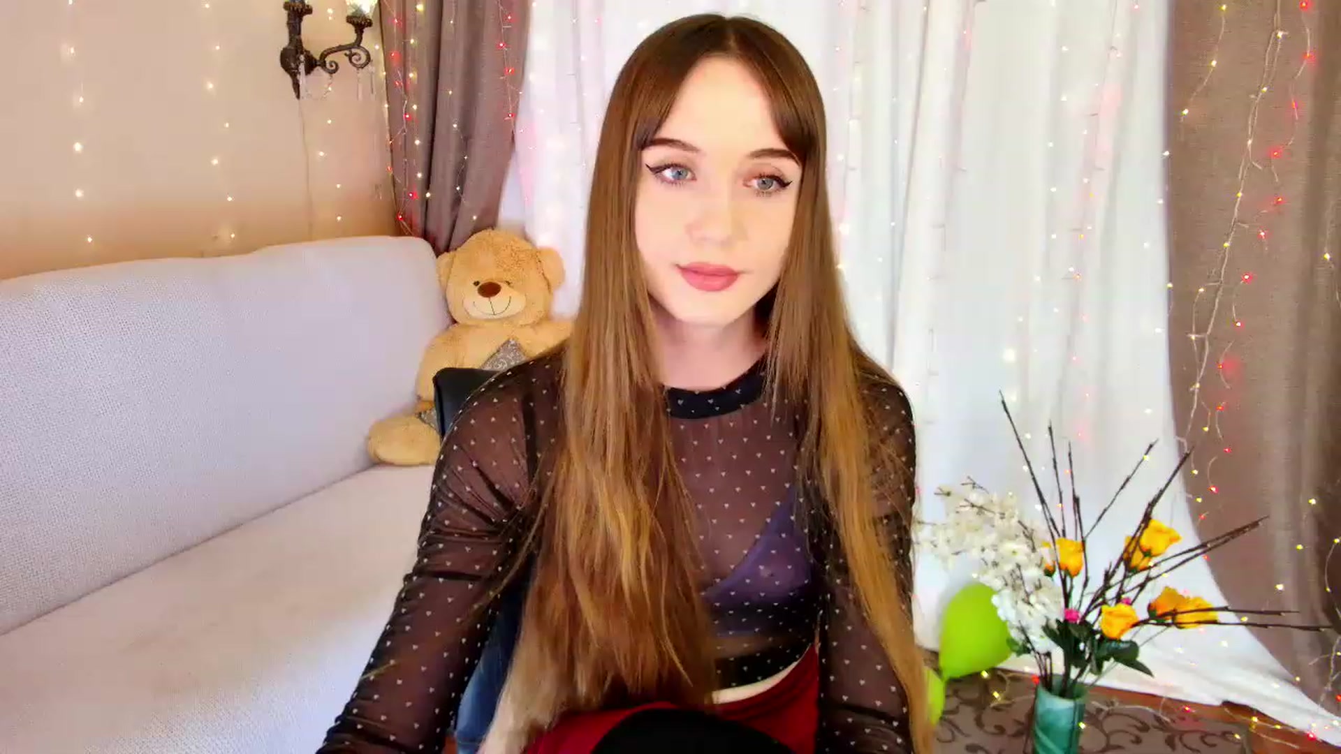 Gallery image thumbnail from Innocent_Soul's myfreecams stream on, 12/19/2022, 15:26 image 15 of 20