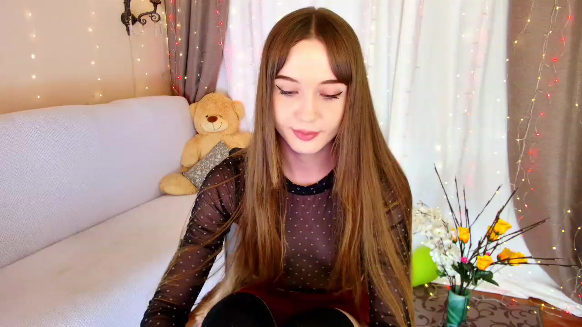 Gallery image thumbnail from Innocent_Soul's myfreecams stream on, 12/19/2022, 17:20 image 18 of 20