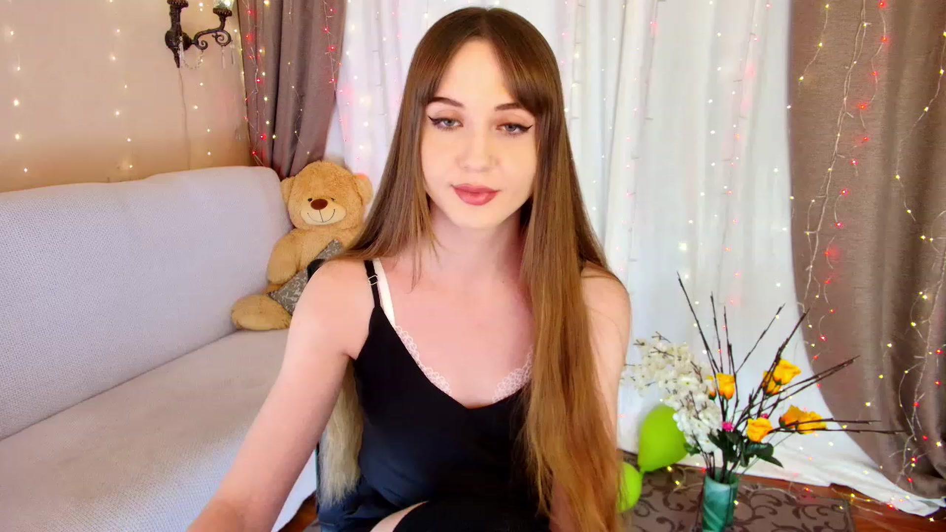 Gallery image thumbnail from Innocent_Soul's myfreecams stream on, 12/20/2022, 16:05 image 1 of 20