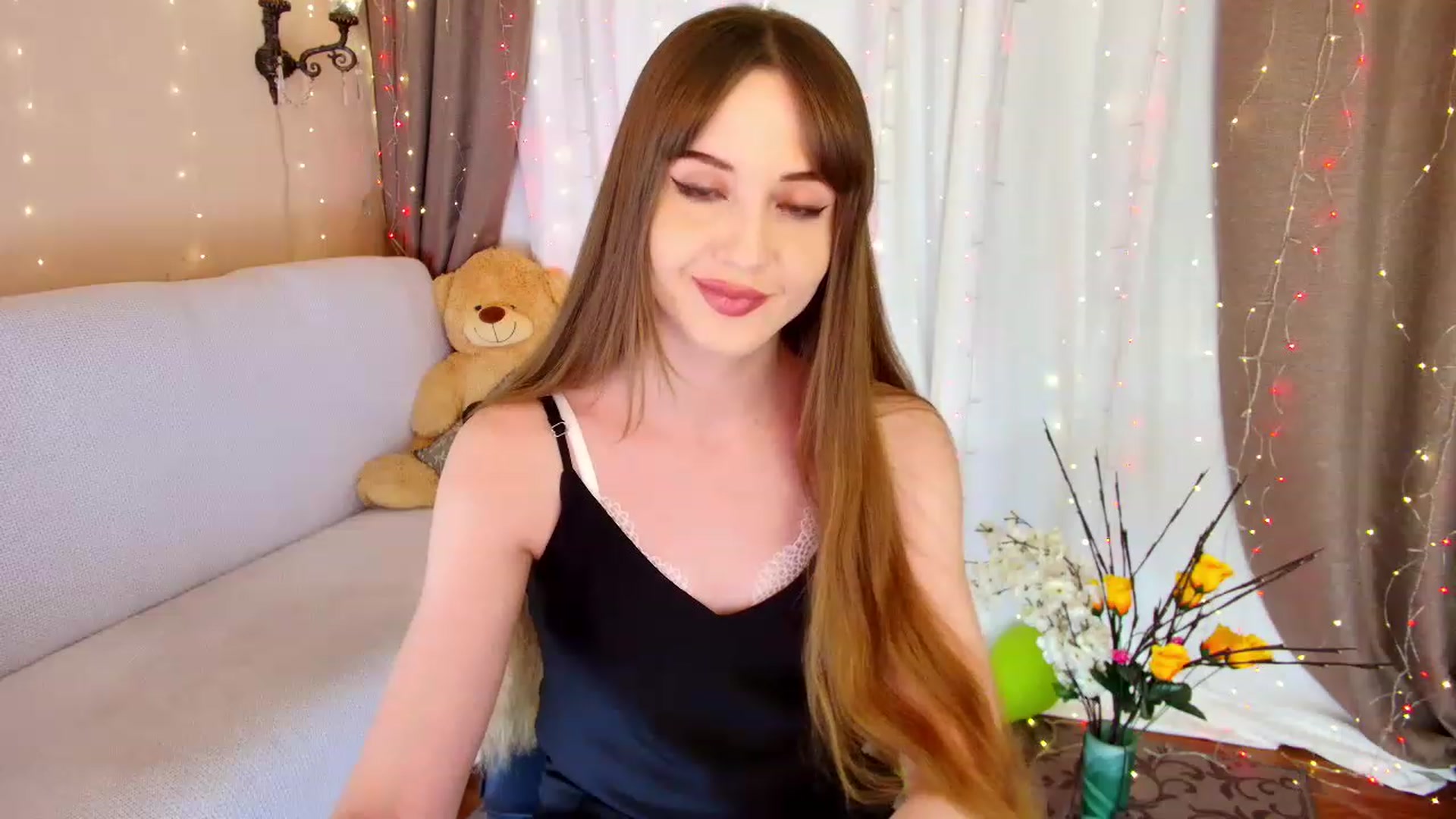 Gallery image thumbnail from Innocent_Soul's myfreecams stream on, 12/20/2022, 16:05 image 2 of 20