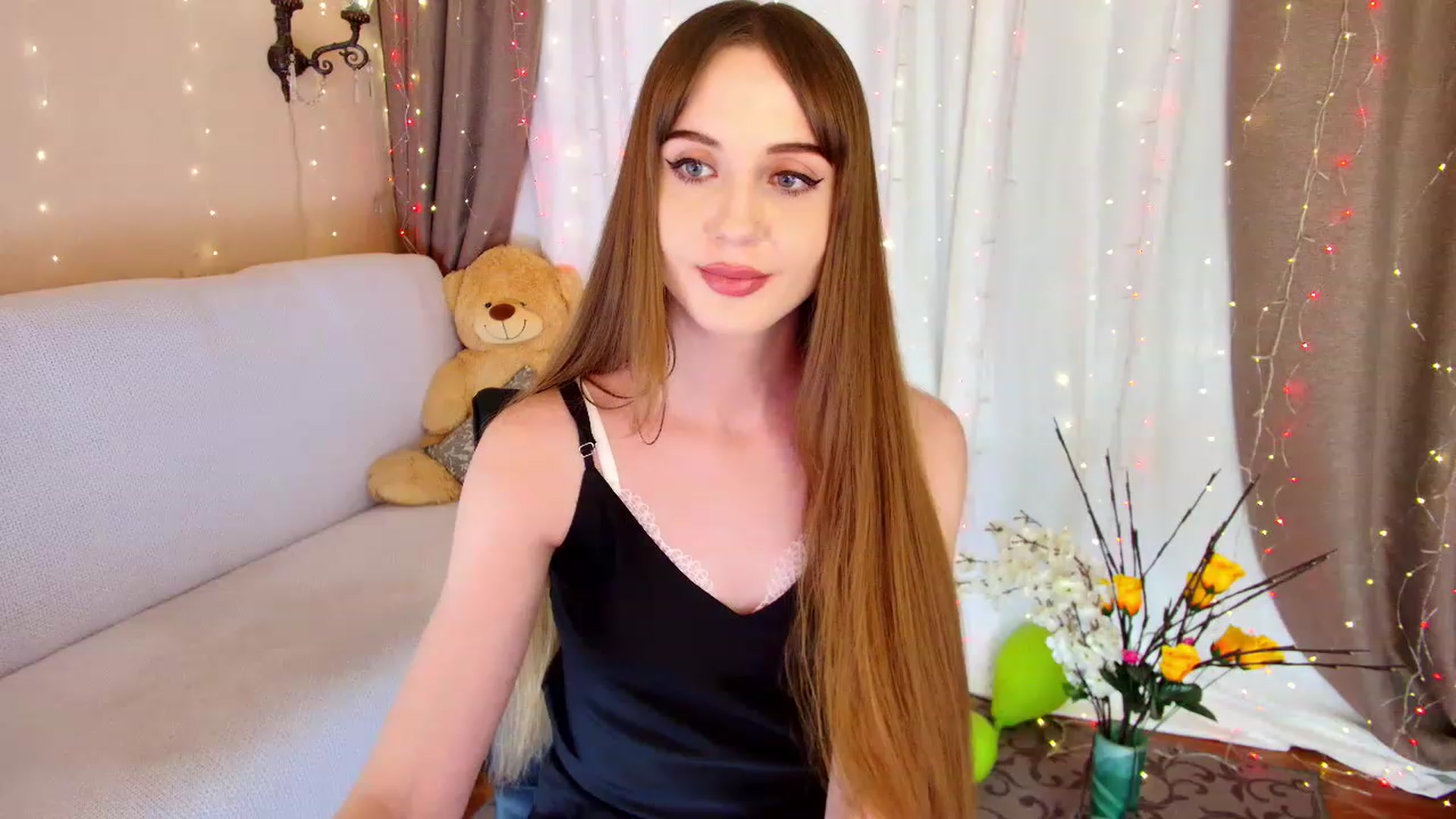 Gallery image thumbnail from Innocent_Soul's myfreecams stream on, 12/20/2022, 20:08 image 9 of 20