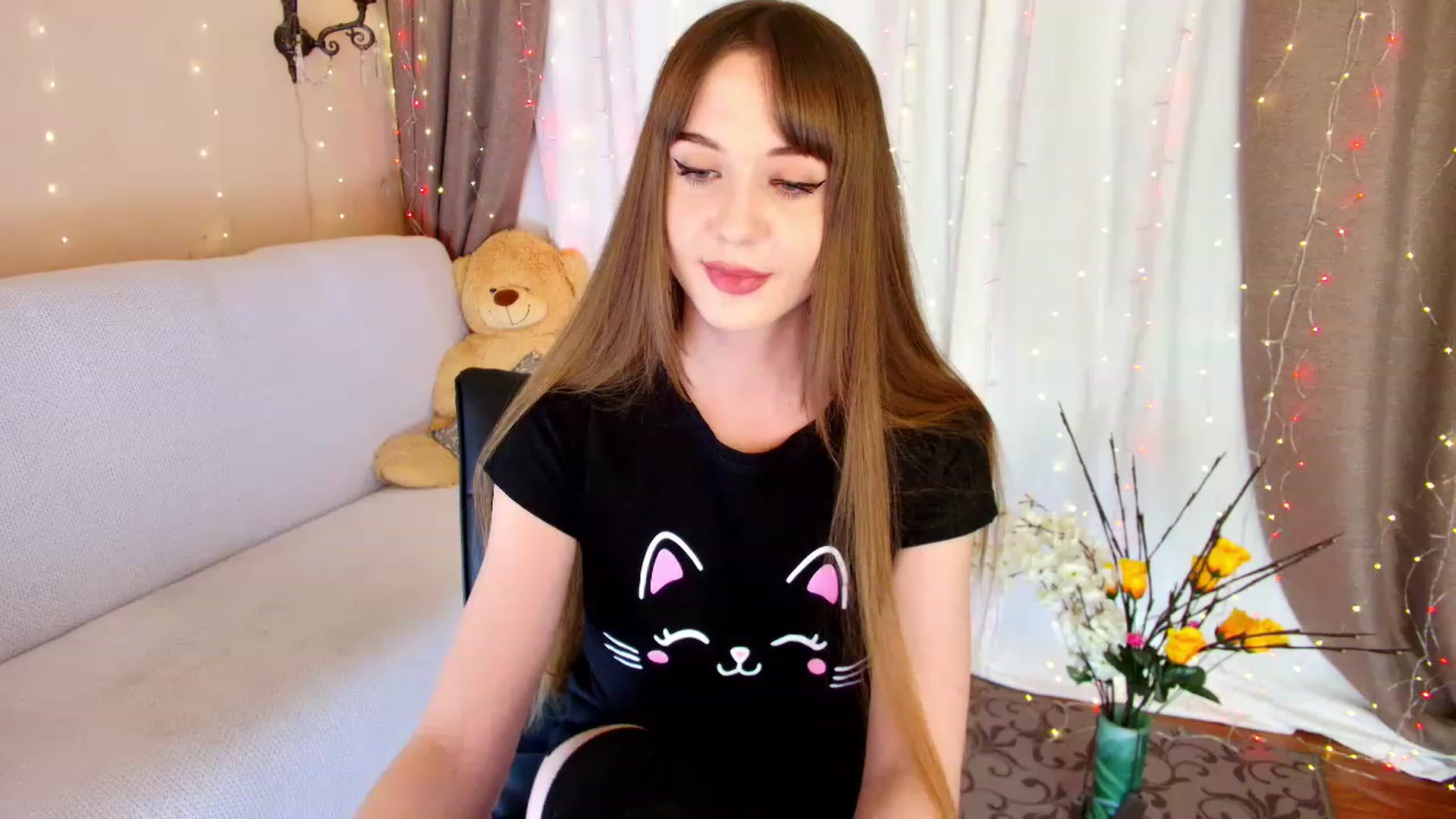 Gallery image thumbnail from Innocent_Soul's myfreecams stream on, 12/21/2022, 17:51 image 16 of 20