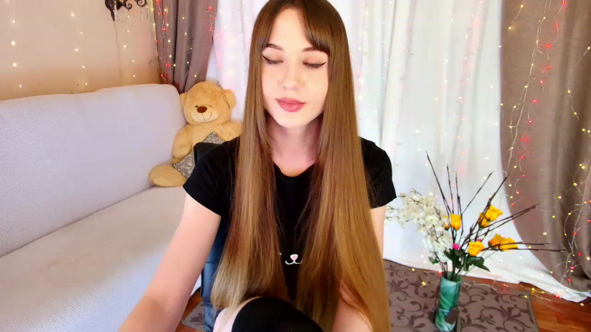 Gallery image thumbnail from Innocent_Soul's myfreecams stream on, 12/21/2022, 17:51 image 1 of 20