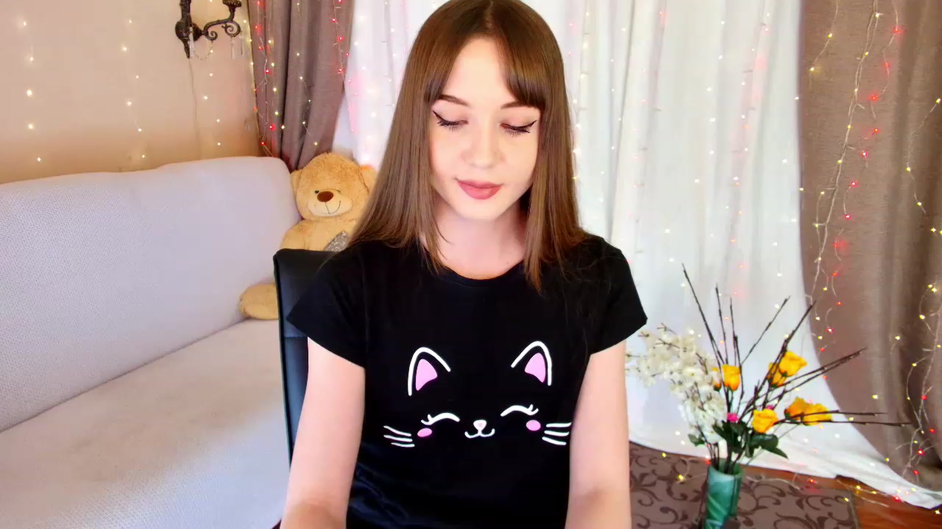 Gallery image thumbnail from Innocent_Soul's myfreecams stream on, 12/21/2022, 17:51 image 4 of 20