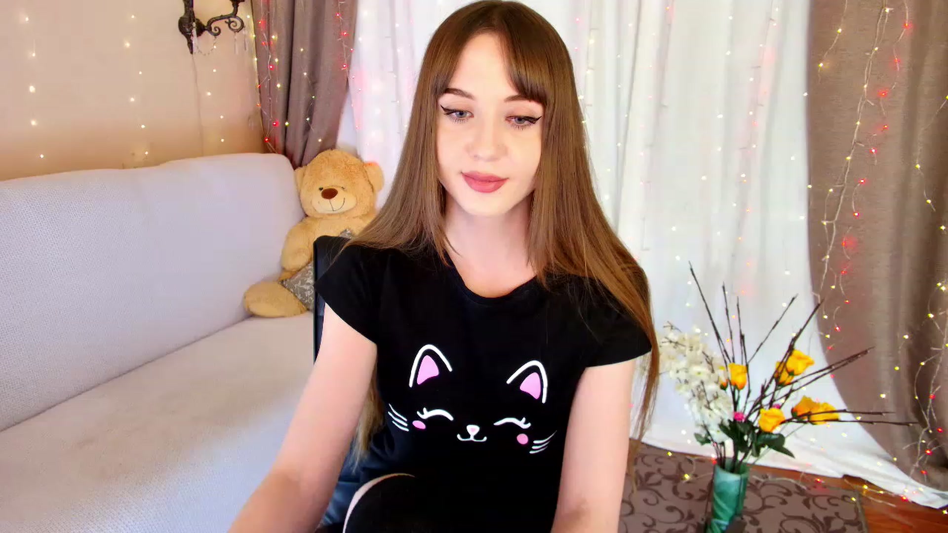 Gallery image thumbnail from Innocent_Soul's myfreecams stream on, 12/21/2022, 17:51 image 14 of 20