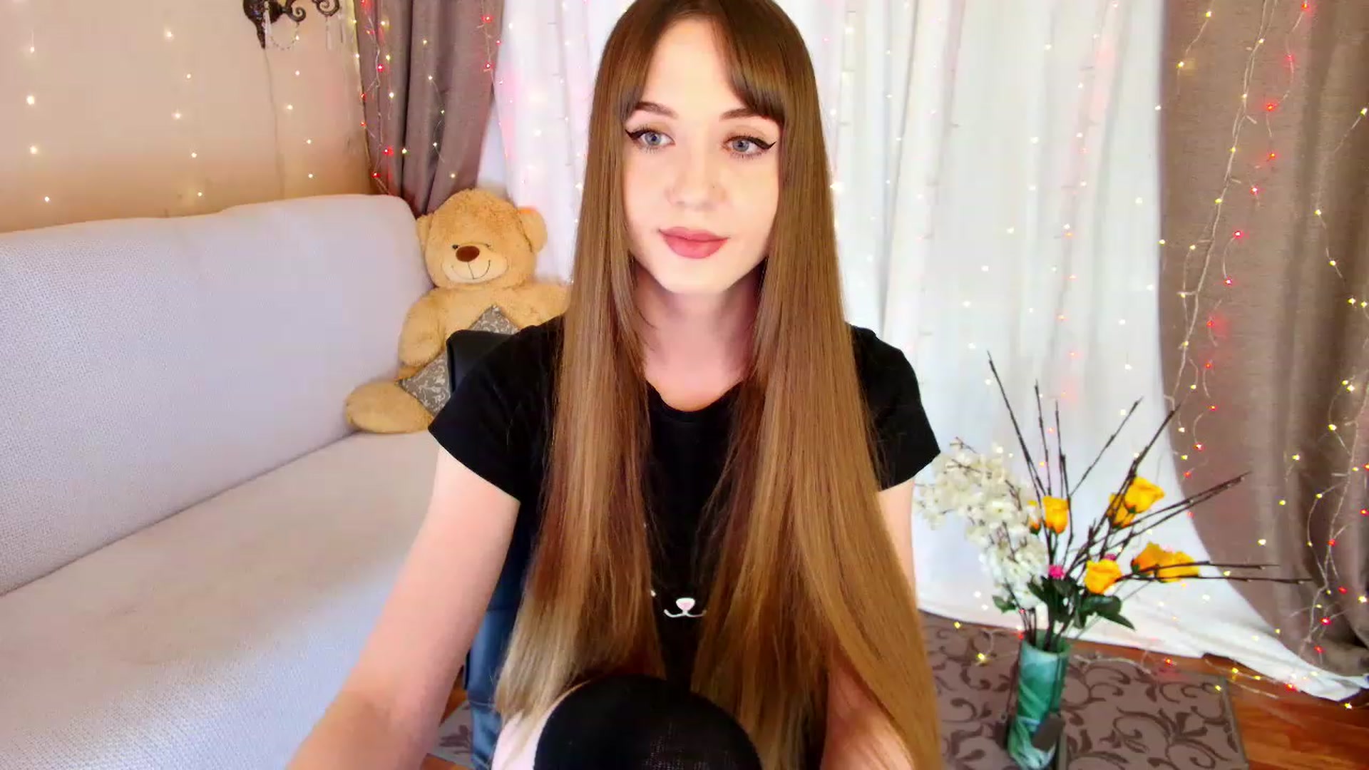 Gallery image thumbnail from Innocent_Soul's myfreecams stream on, 12/21/2022, 17:51 image 2 of 20