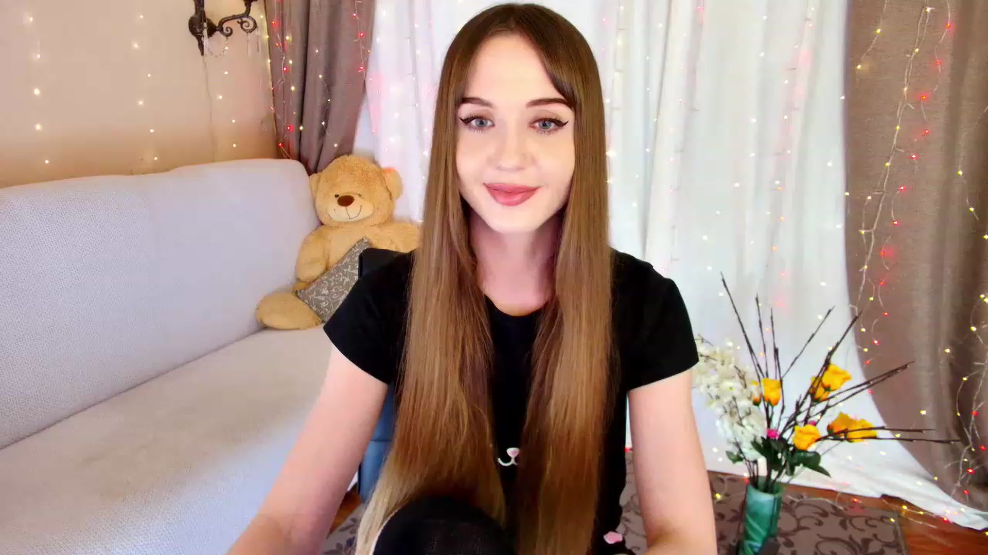 Gallery image thumbnail from Innocent_Soul's myfreecams stream on, 12/21/2022, 20:18 image 16 of 20