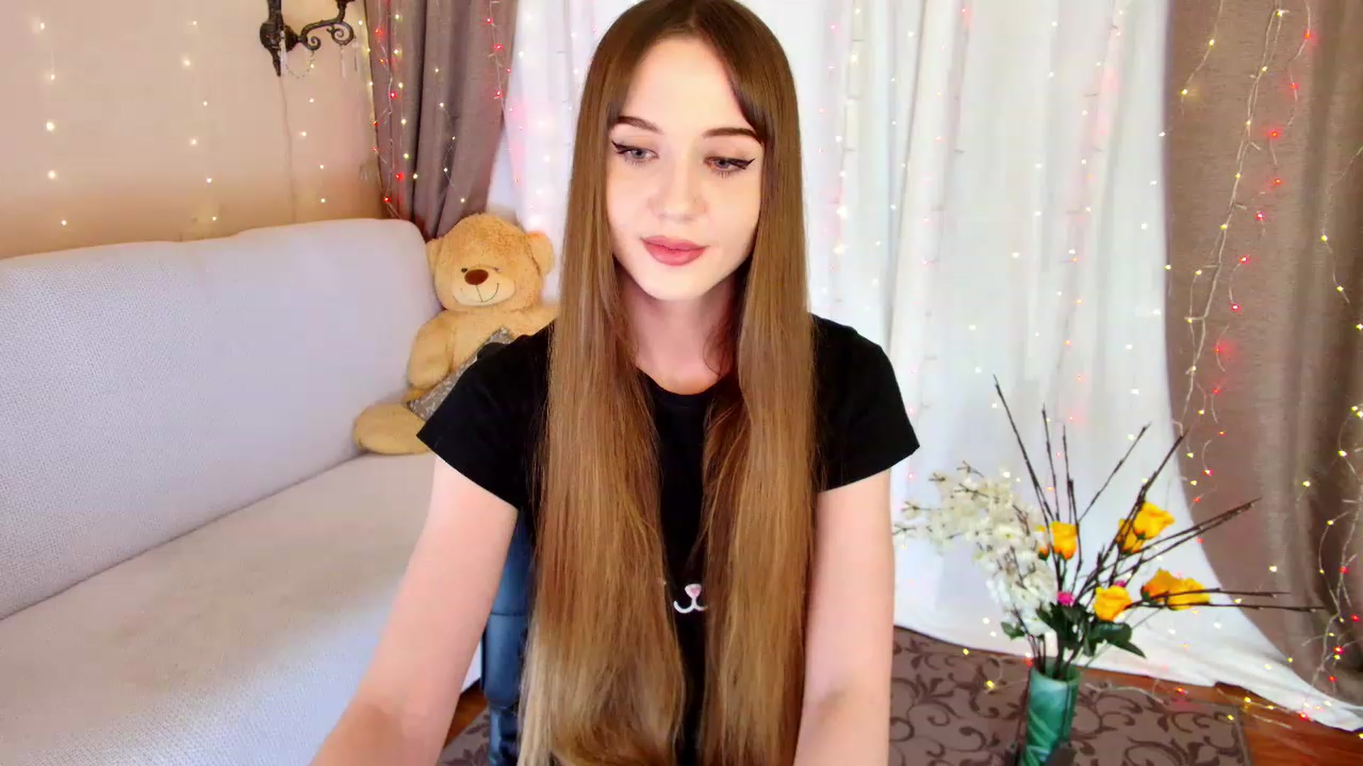Gallery image thumbnail from Innocent_Soul's myfreecams stream on, 12/21/2022, 20:18 image 10 of 20
