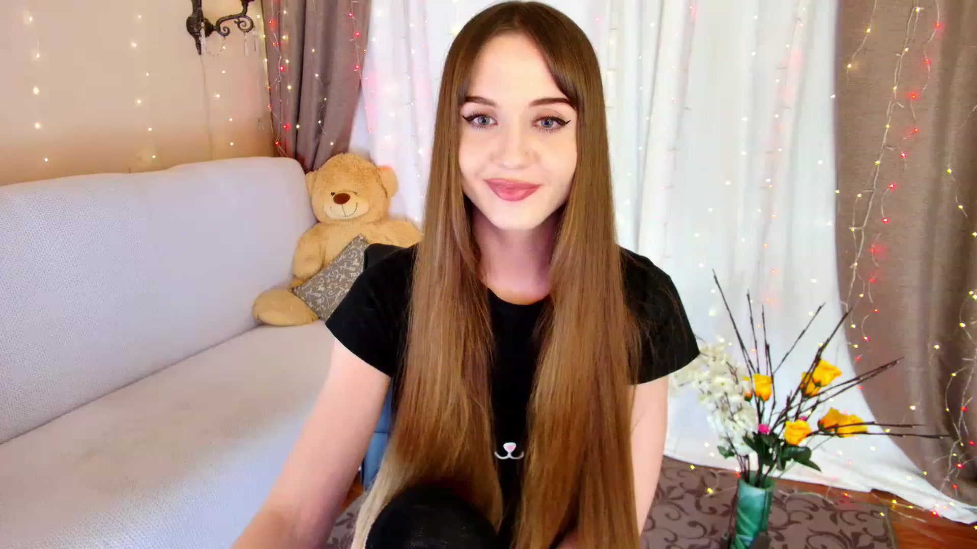 Gallery image thumbnail from Innocent_Soul's myfreecams stream on, 12/21/2022, 20:18 image 17 of 20