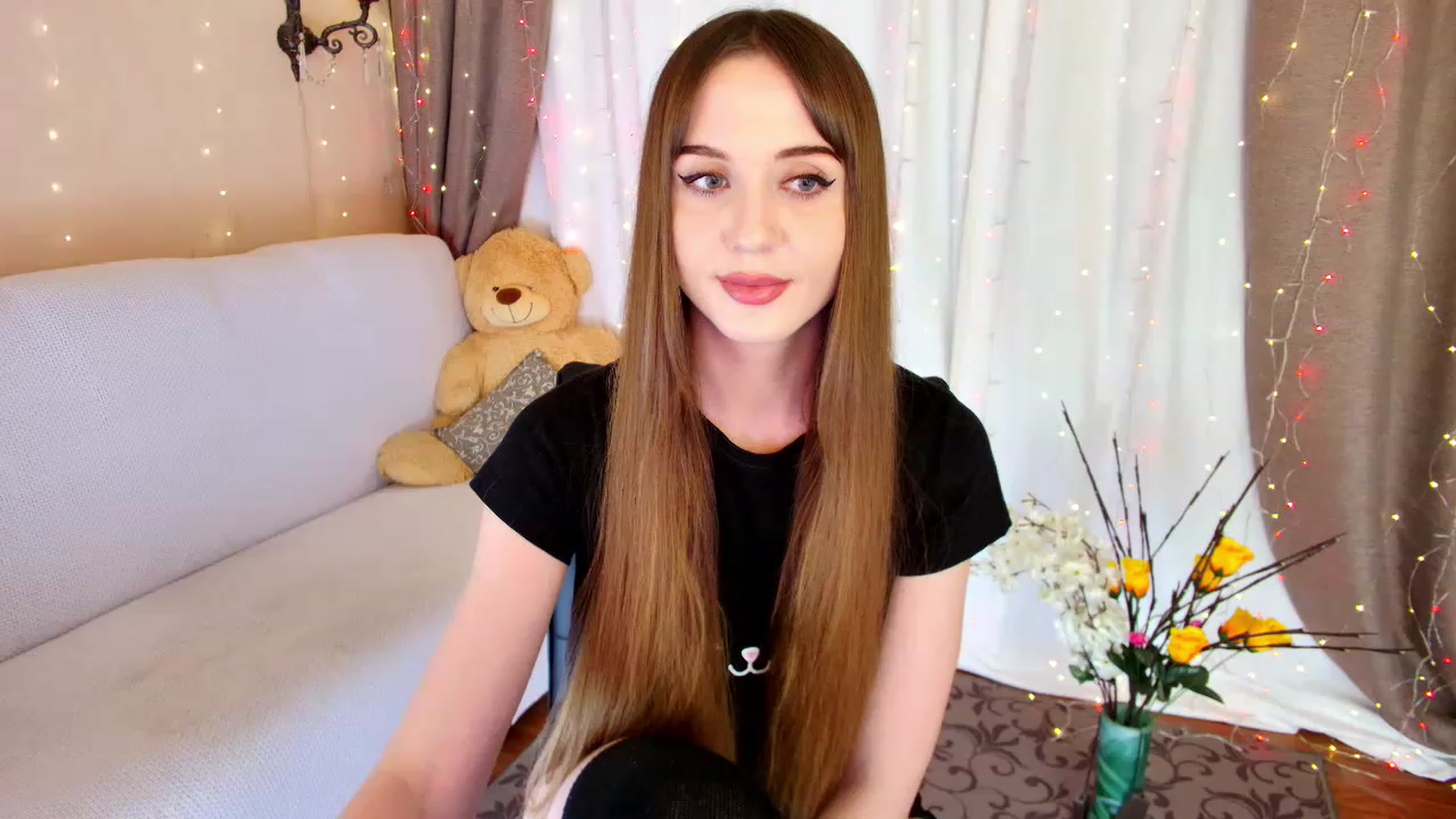 Gallery image thumbnail from Innocent_Soul's myfreecams stream on, 12/21/2022, 20:18 image 5 of 20