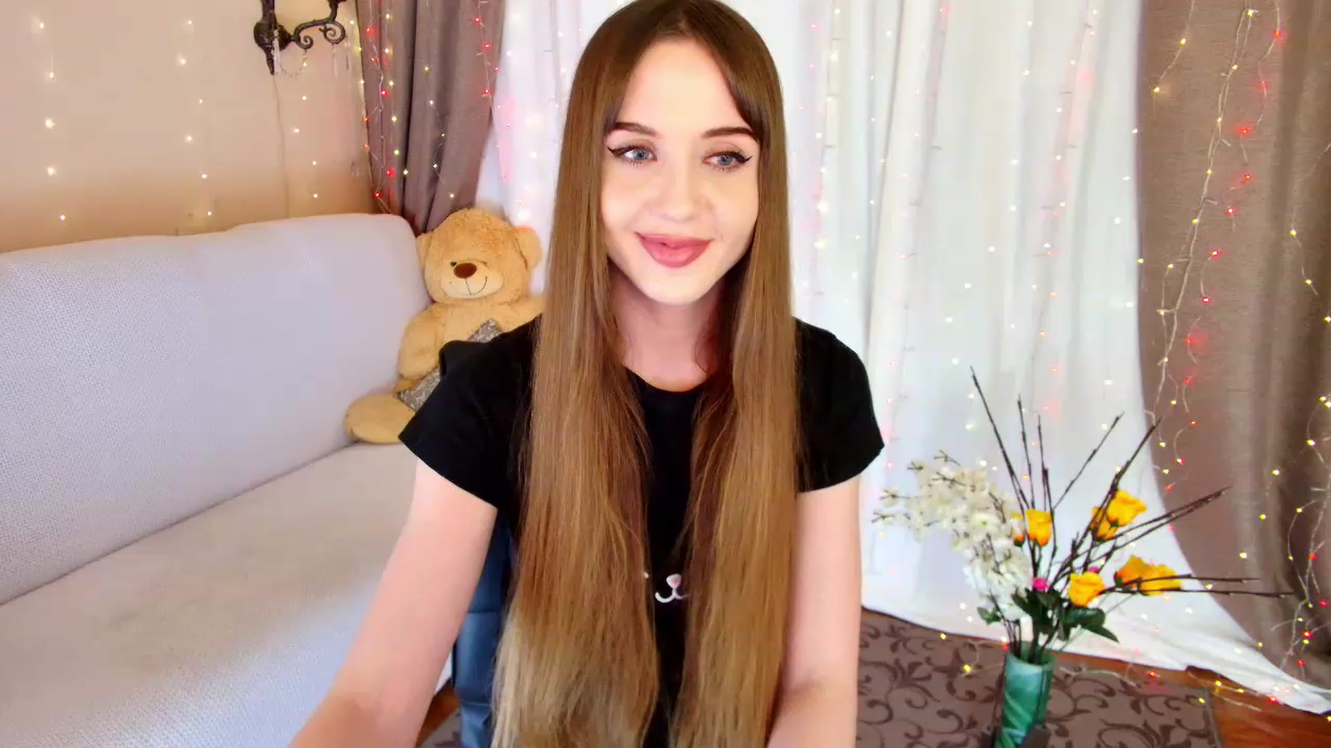 Gallery image thumbnail from Innocent_Soul's myfreecams stream on, 12/21/2022, 20:18 image 11 of 20