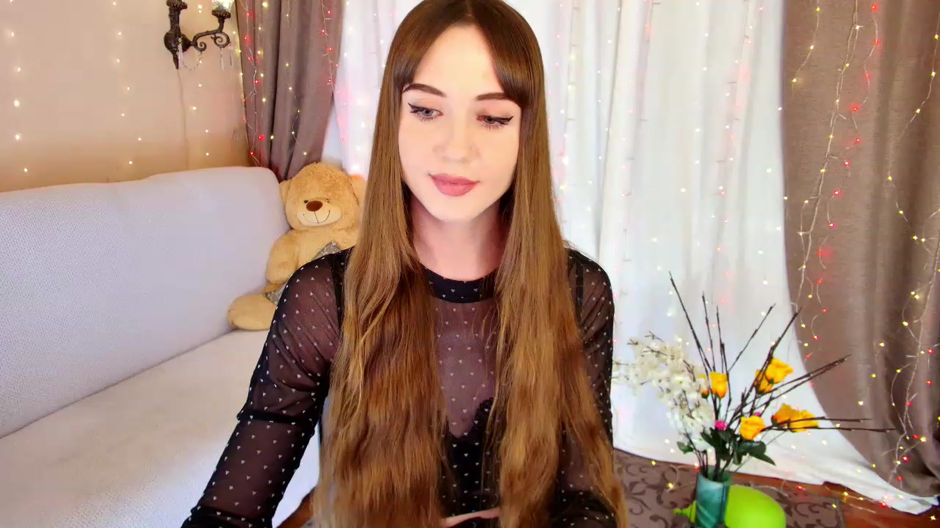 Gallery image thumbnail from Innocent_Soul's myfreecams stream on, 12/23/2022, 16:22 image 17 of 20
